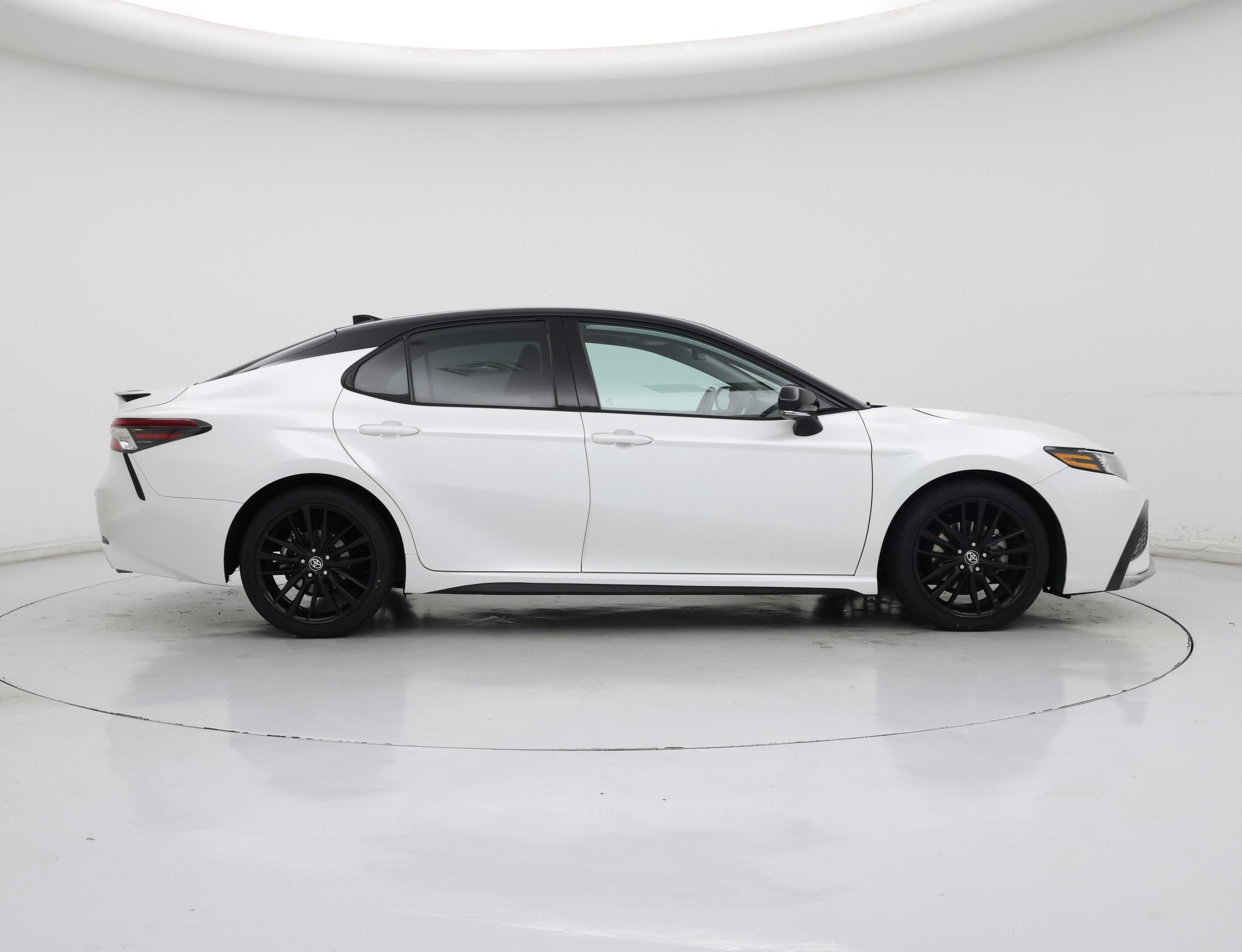 Thumbnail: 2021 Toyota Camry - 7