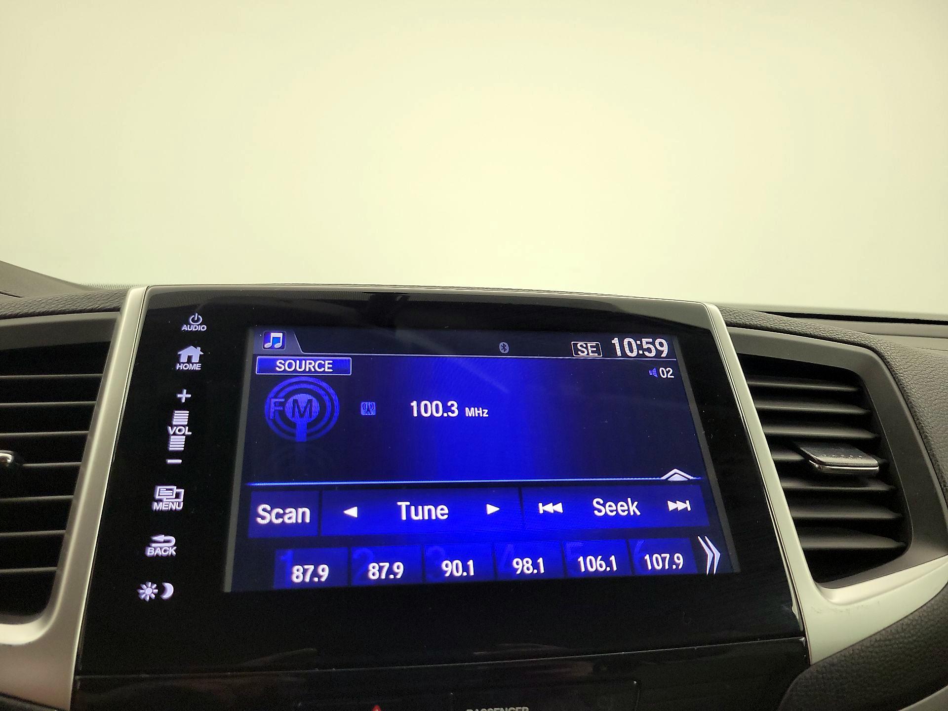 Thumbnail: 2017 Honda Pilot - 15