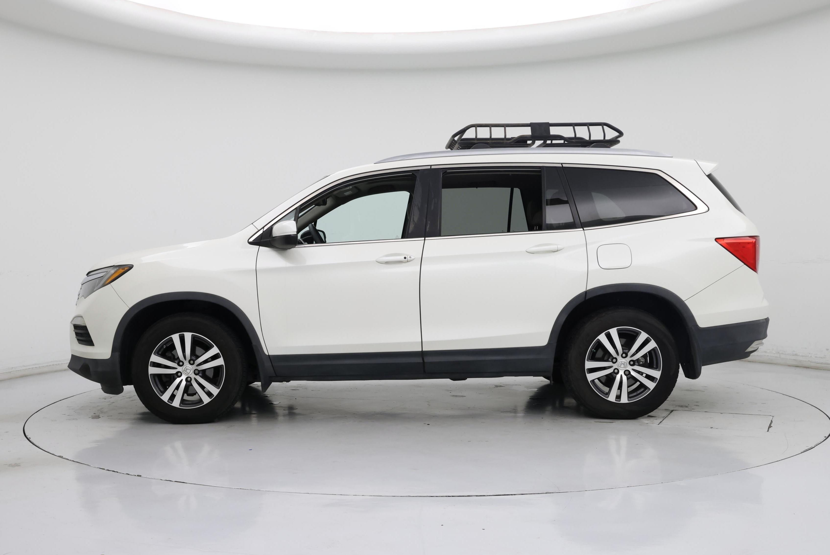 Thumbnail: 2017 Honda Pilot - 3