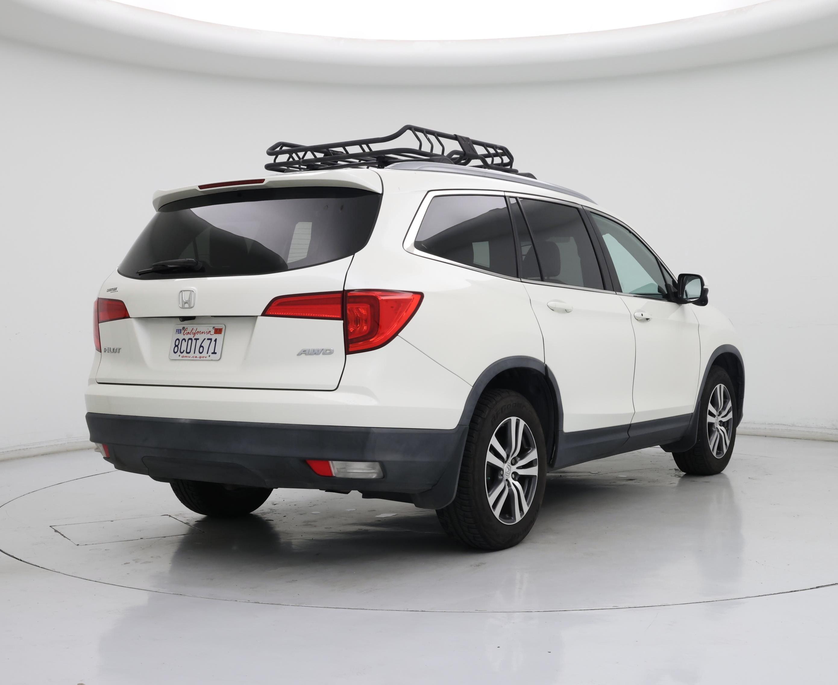 Thumbnail: 2017 Honda Pilot - 8