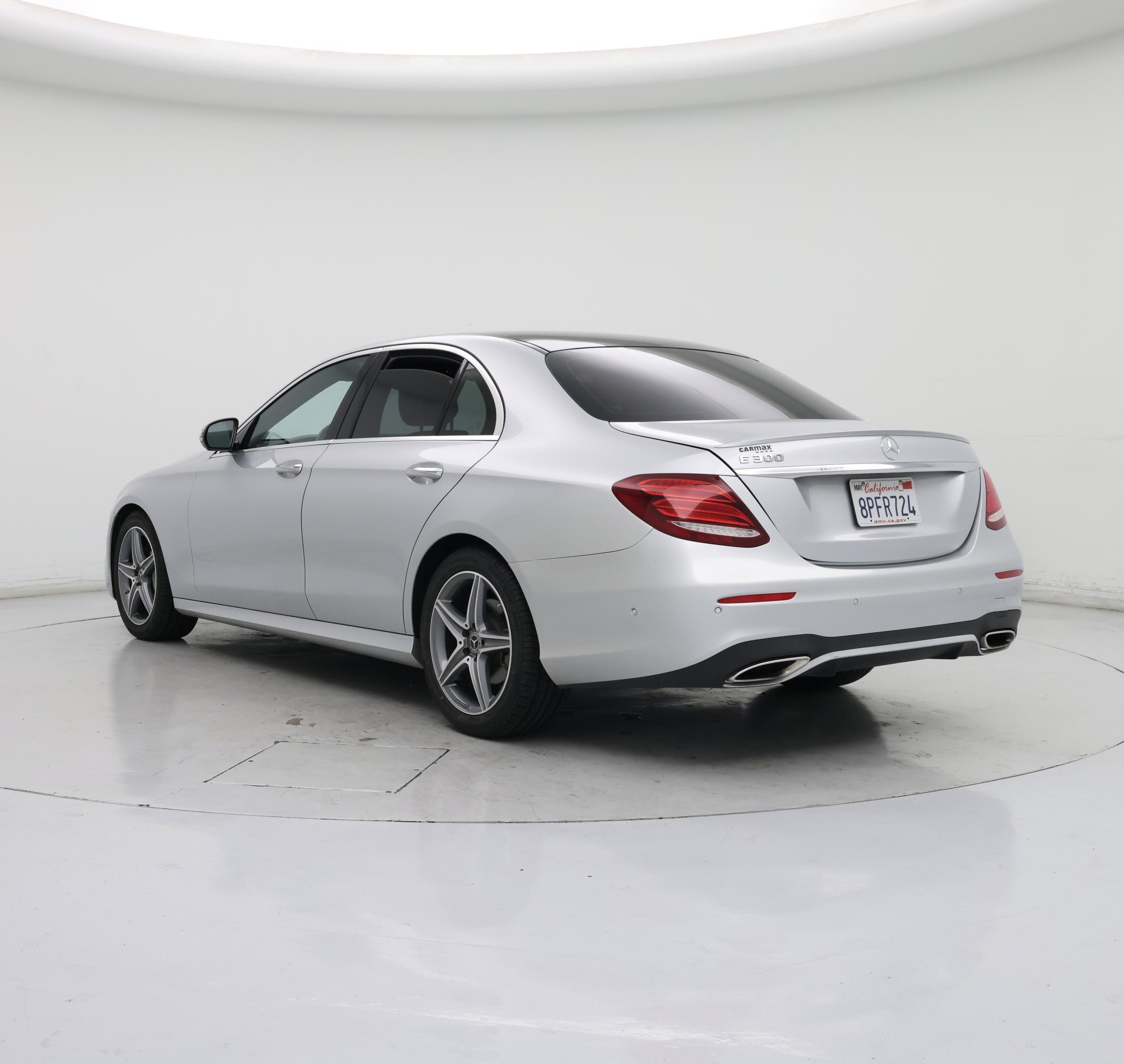 Thumbnail: 2019 Mercedes-Benz E-Class - 2