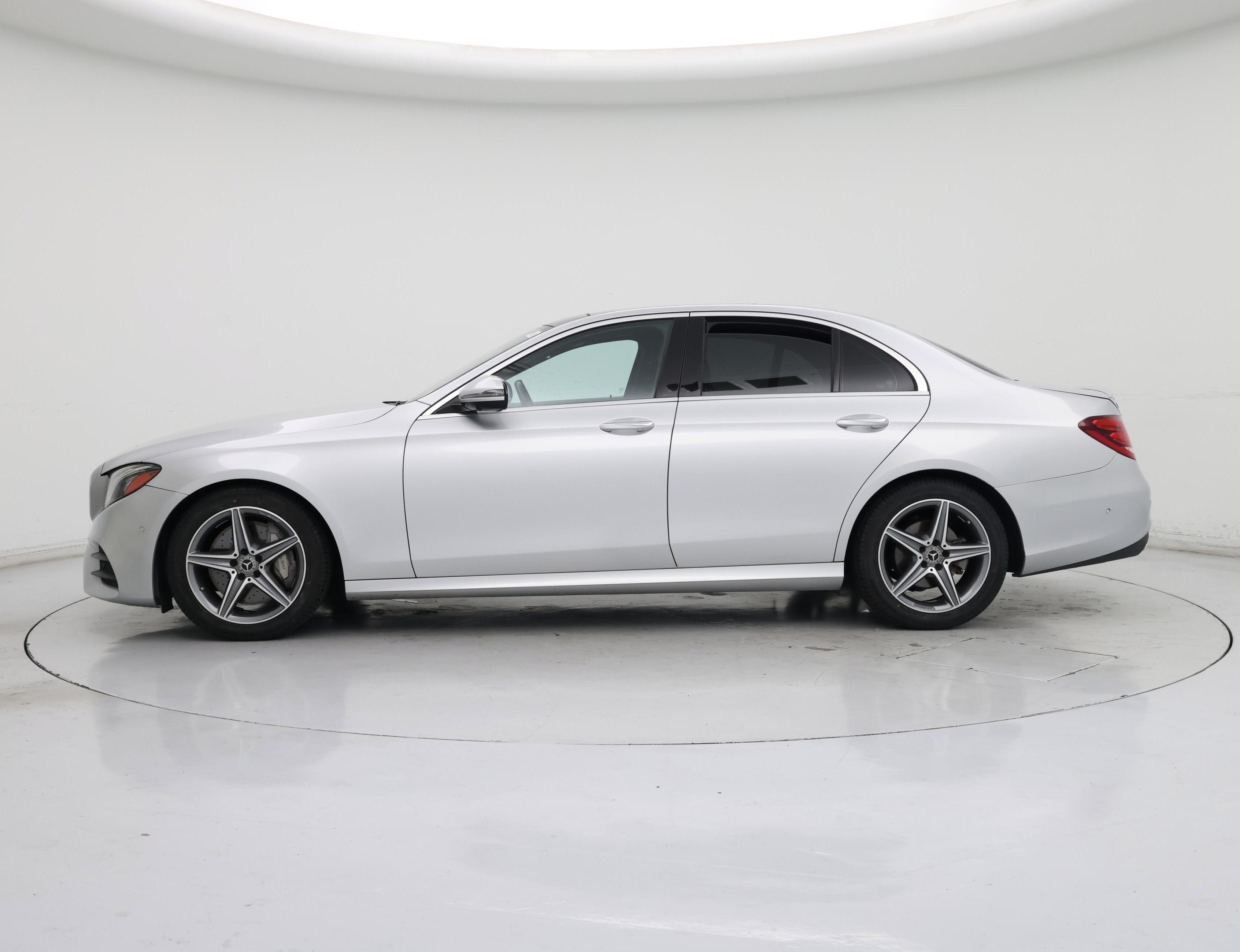 Thumbnail: 2019 Mercedes-Benz E-Class - 3