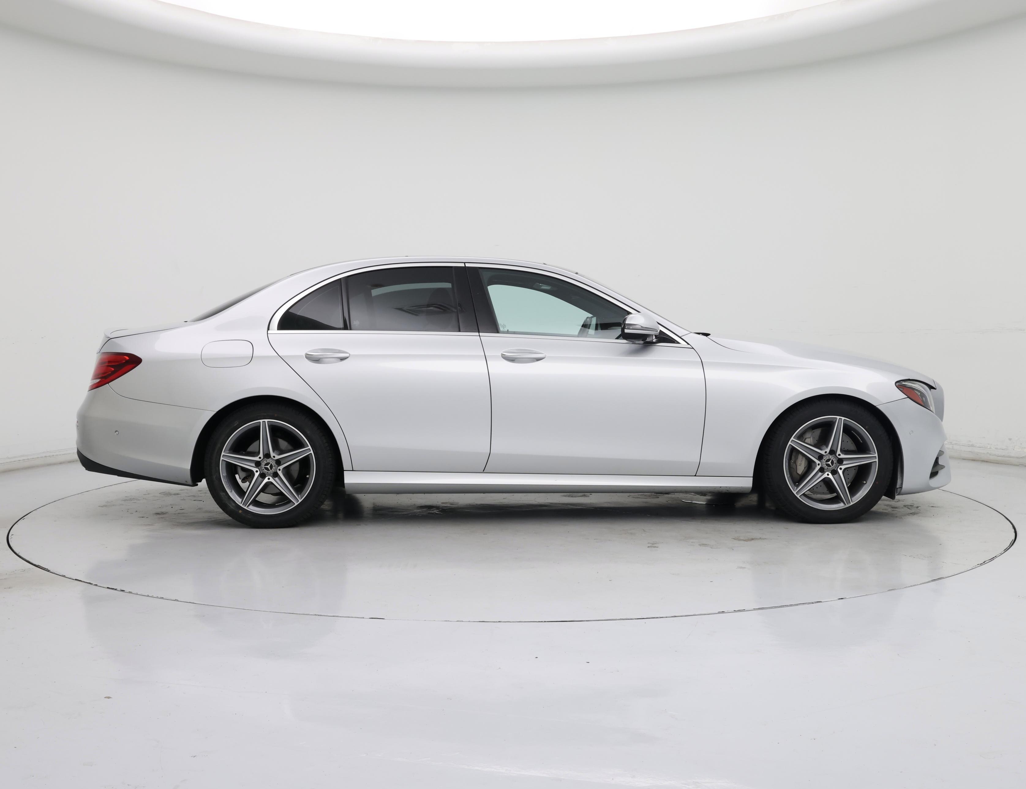 Thumbnail: 2019 Mercedes-Benz E-Class - 7