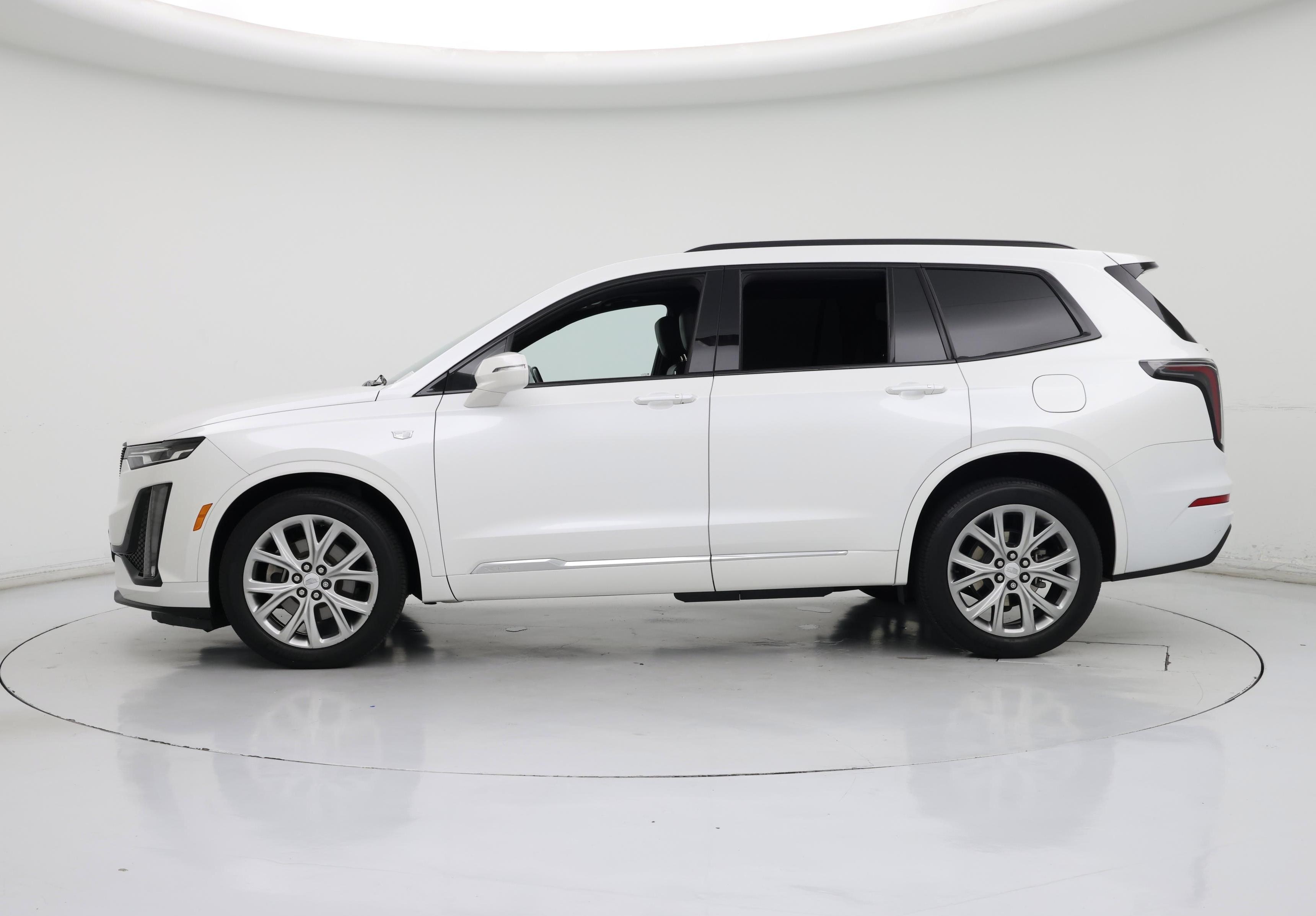 Thumbnail: 2020 Cadillac XT6 - 3
