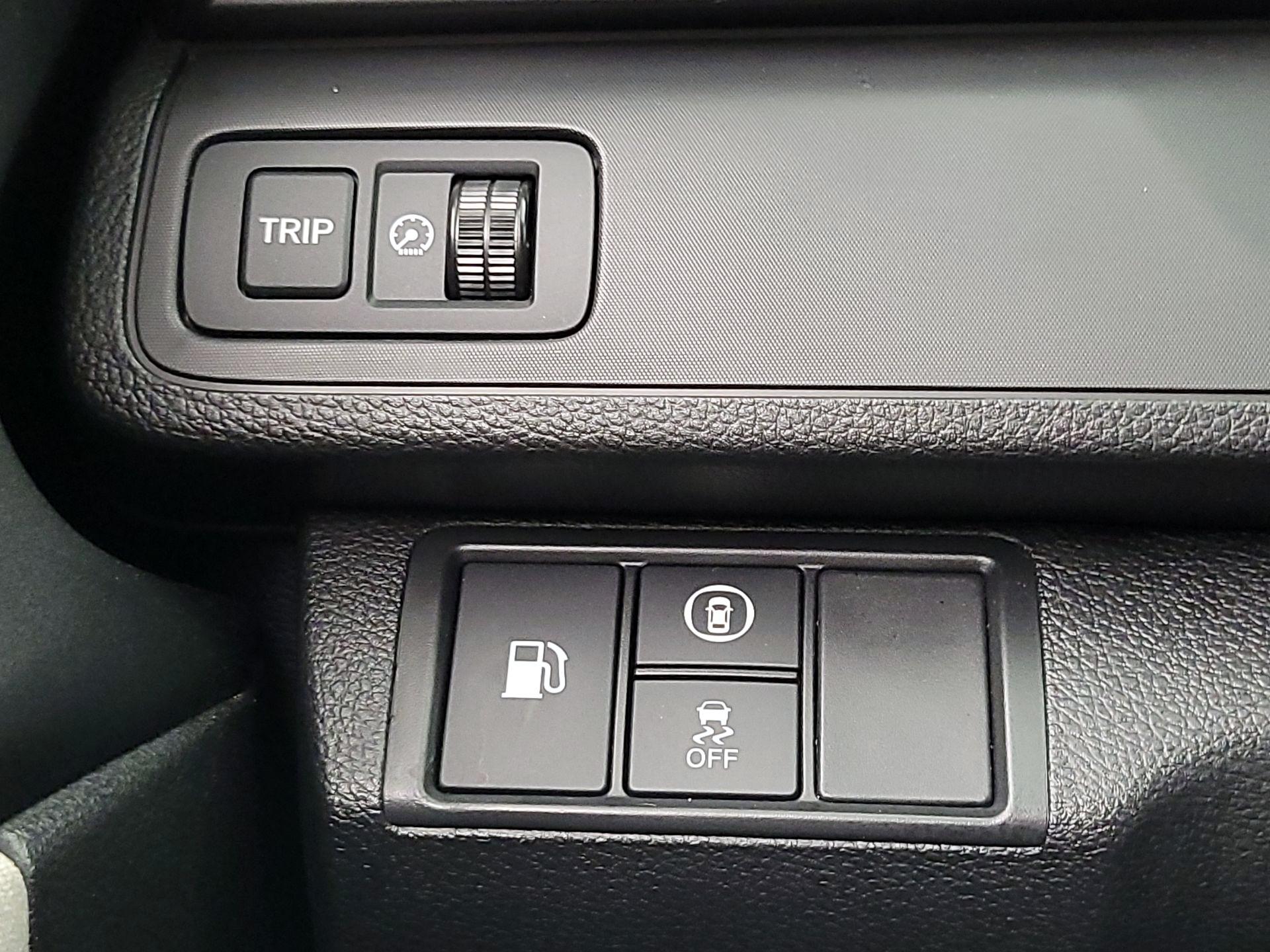 Thumbnail: 2019 Honda Insight - 13
