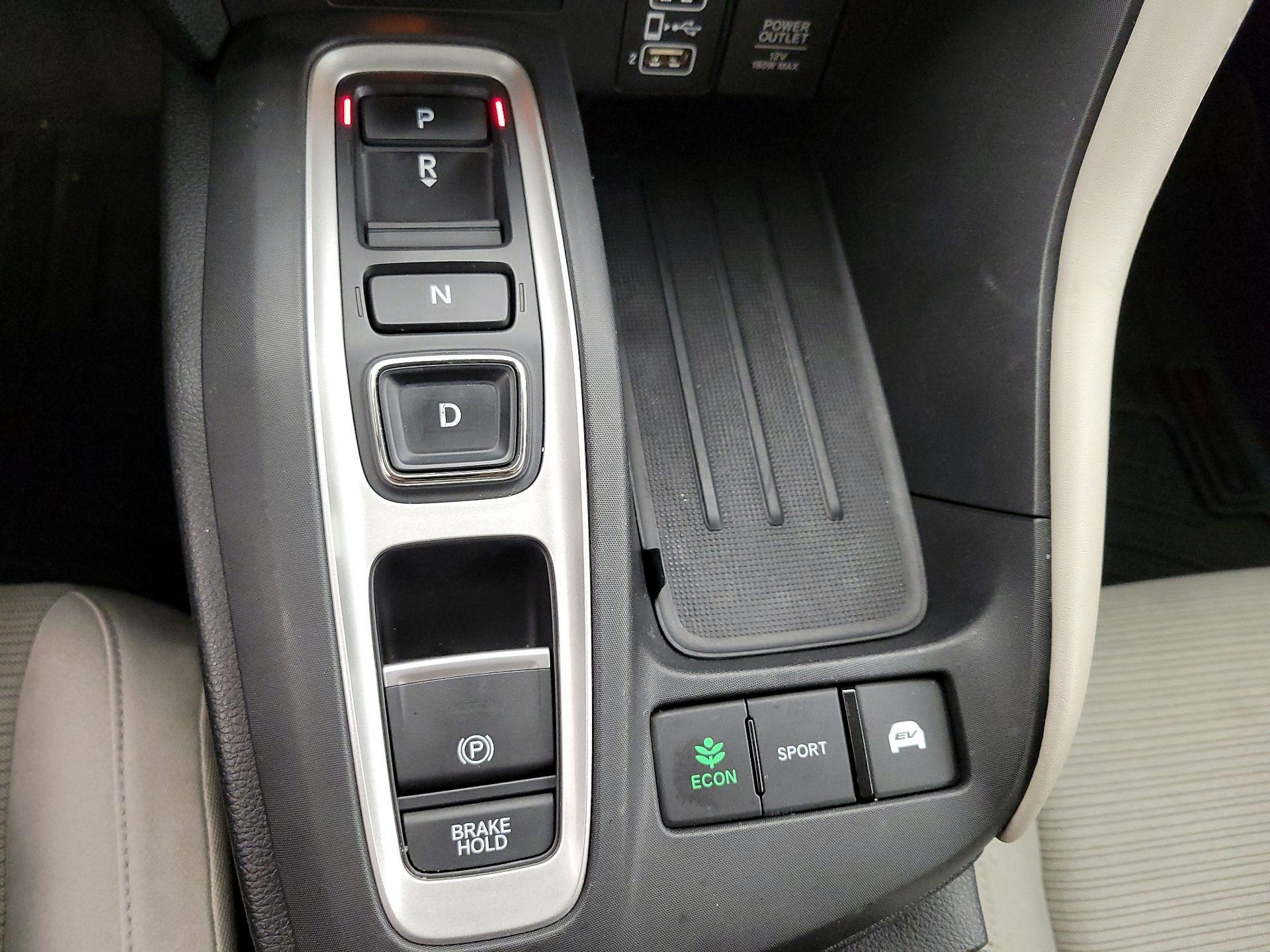 Thumbnail: 2019 Honda Insight - 18