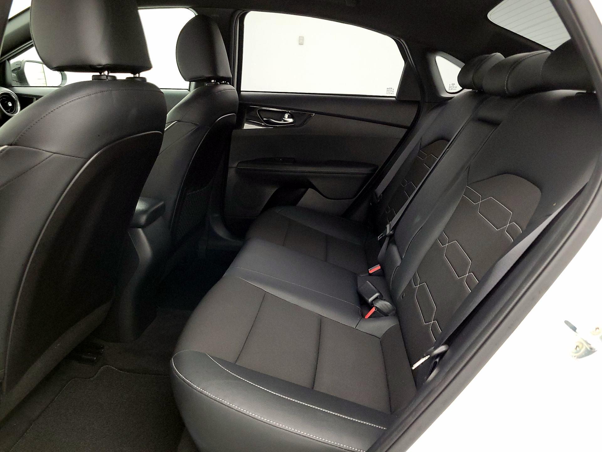 Thumbnail: 2020 Kia Forte - 19