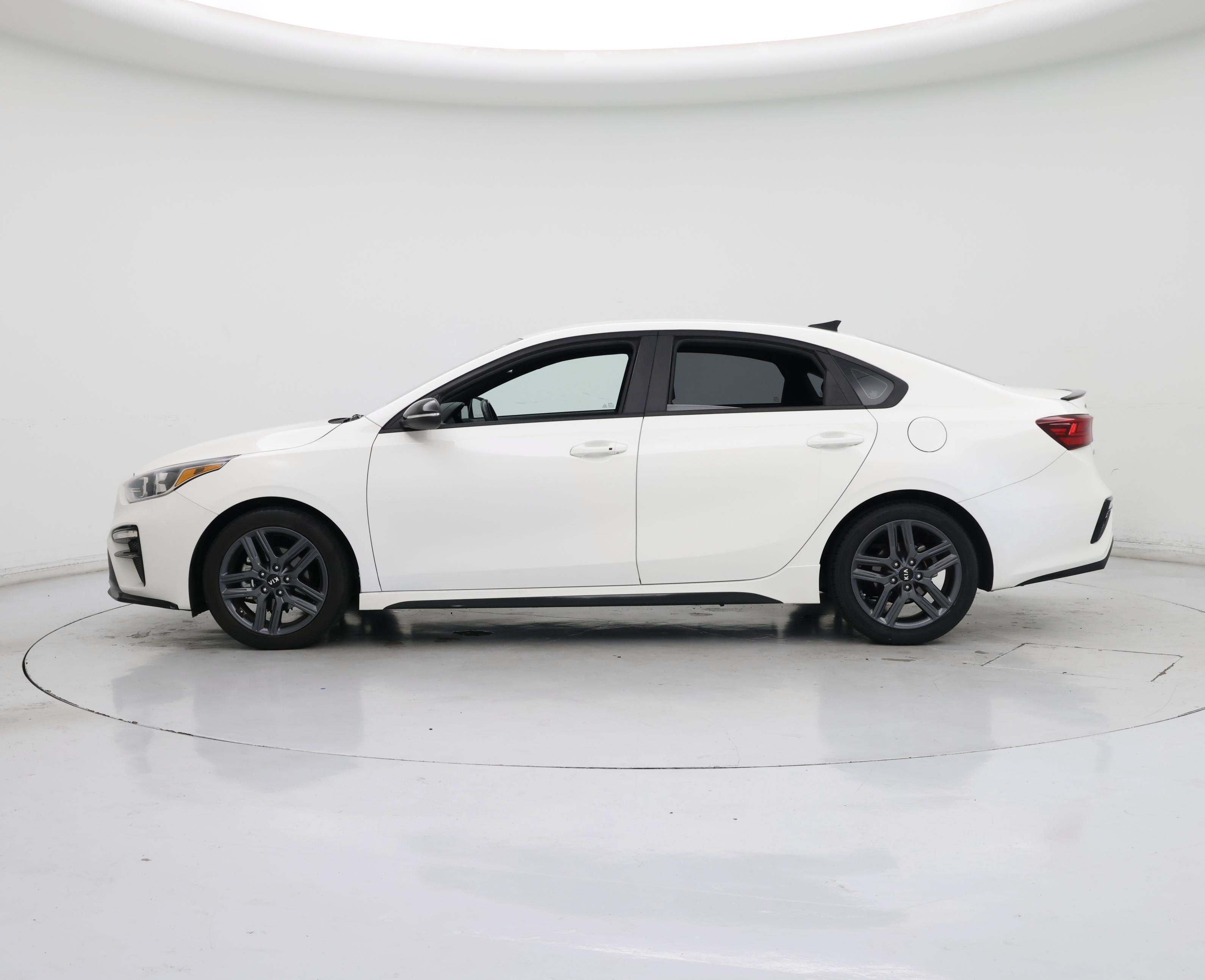 Thumbnail: 2020 Kia Forte - 3