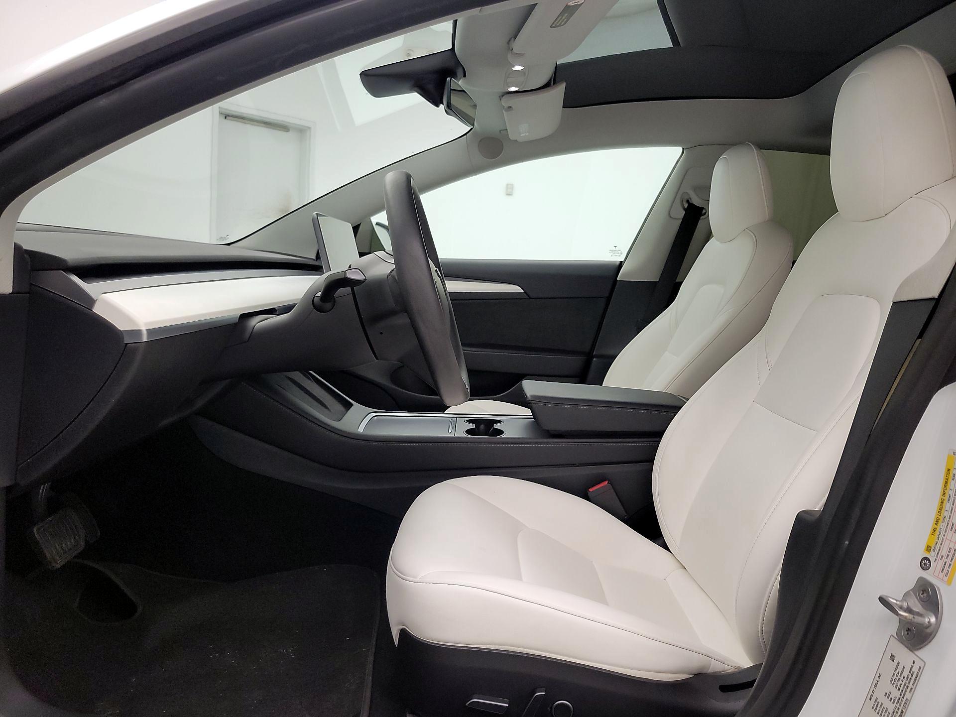 Thumbnail: 2022 Tesla Model 3 - 11