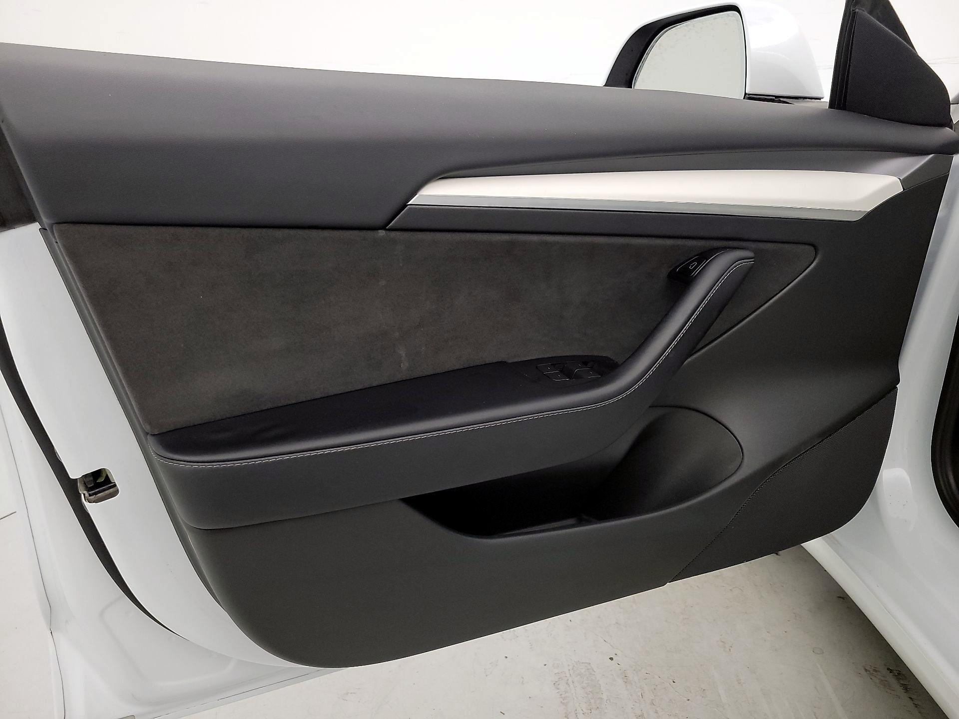 Thumbnail: 2022 Tesla Model 3 - 12