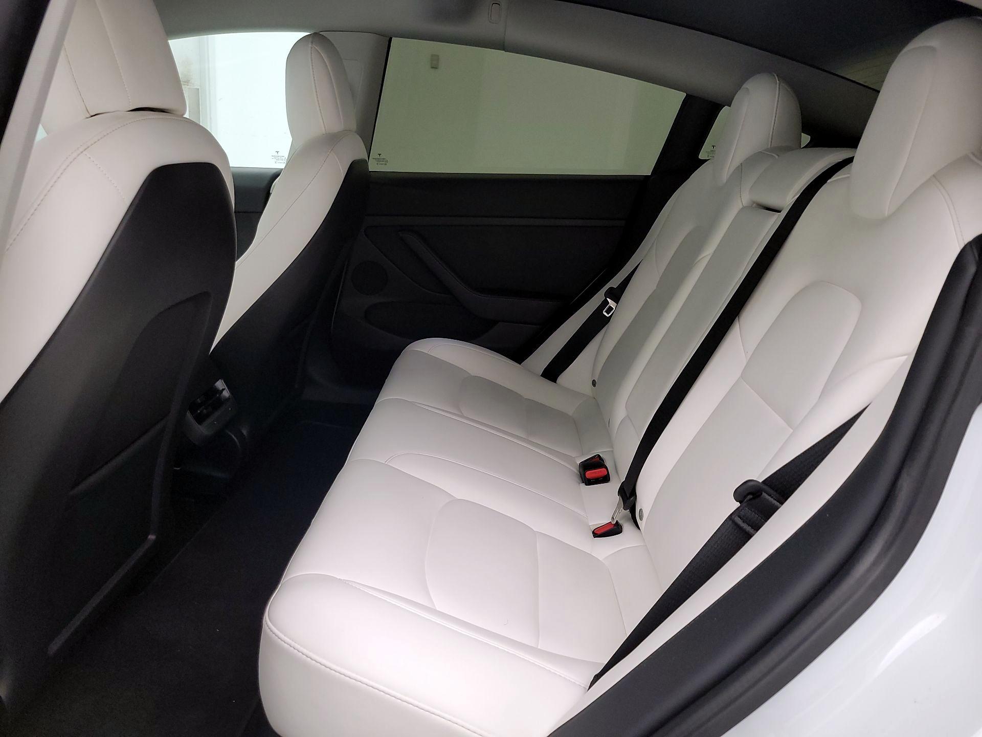 Thumbnail: 2022 Tesla Model 3 - 19