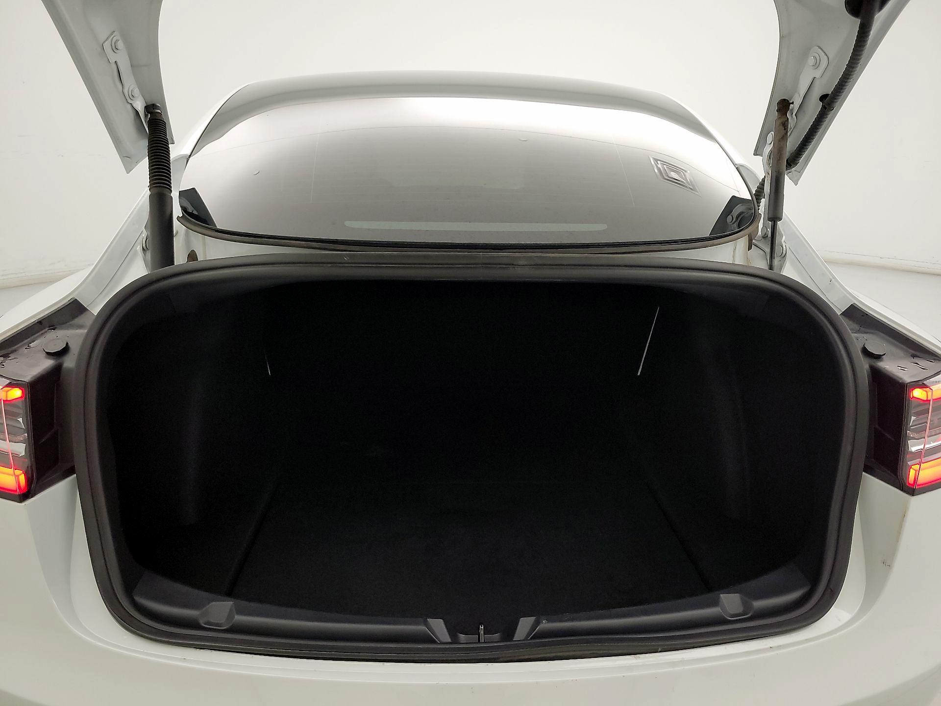 Thumbnail: 2022 Tesla Model 3 - 20