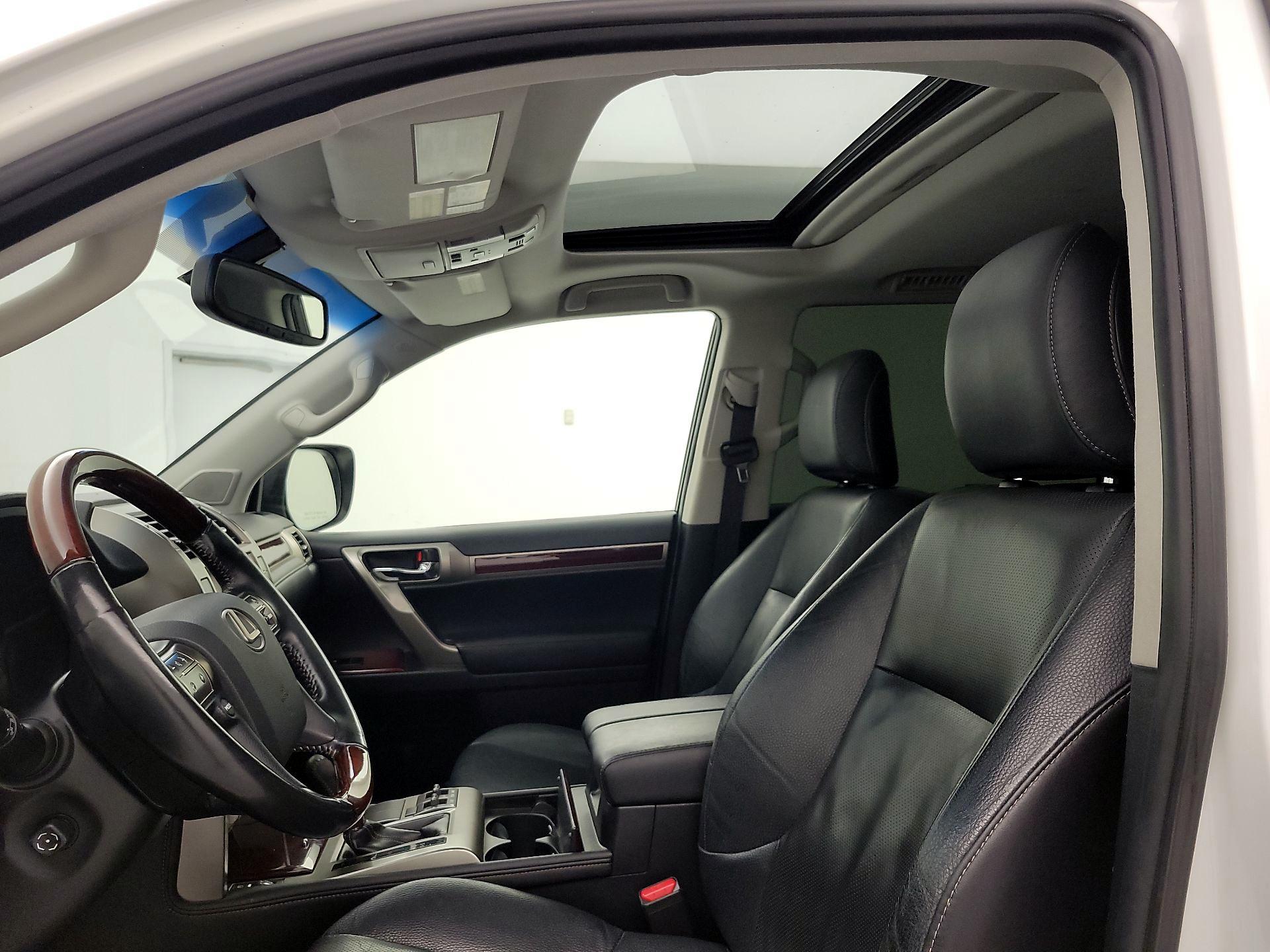 Thumbnail: 2016 Lexus GX - 19