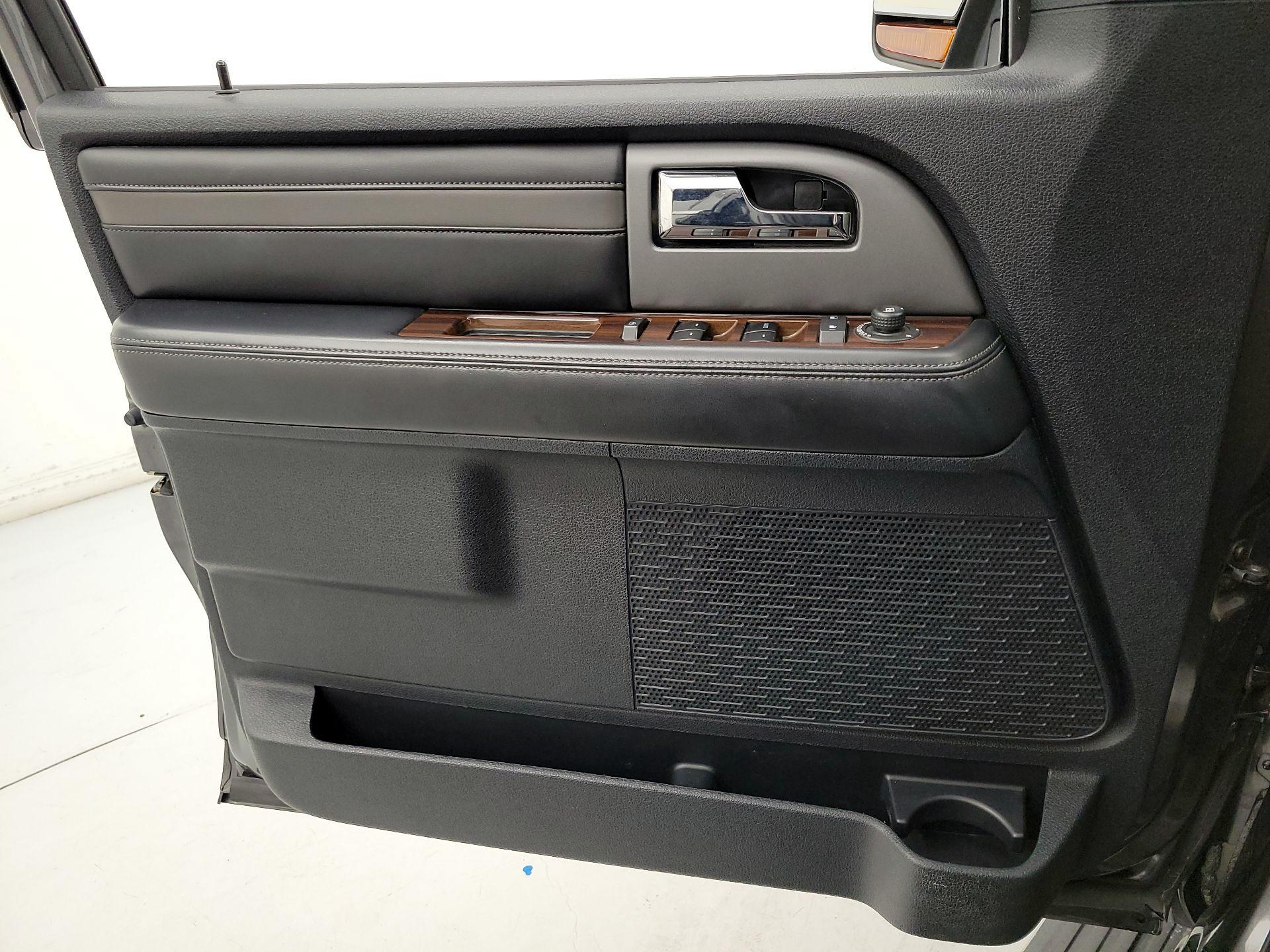Thumbnail: 2016 Ford Expedition - 12