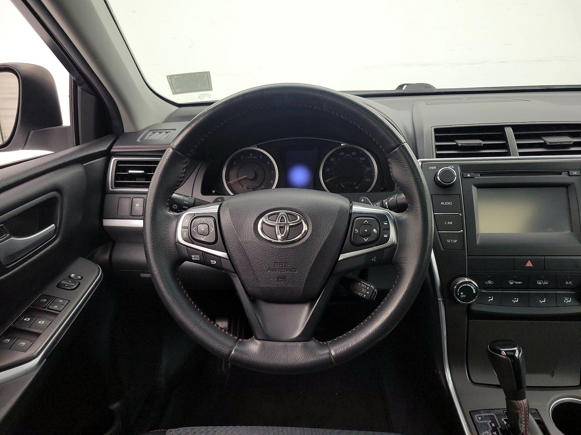 Thumbnail: 2015 Toyota Camry - 10