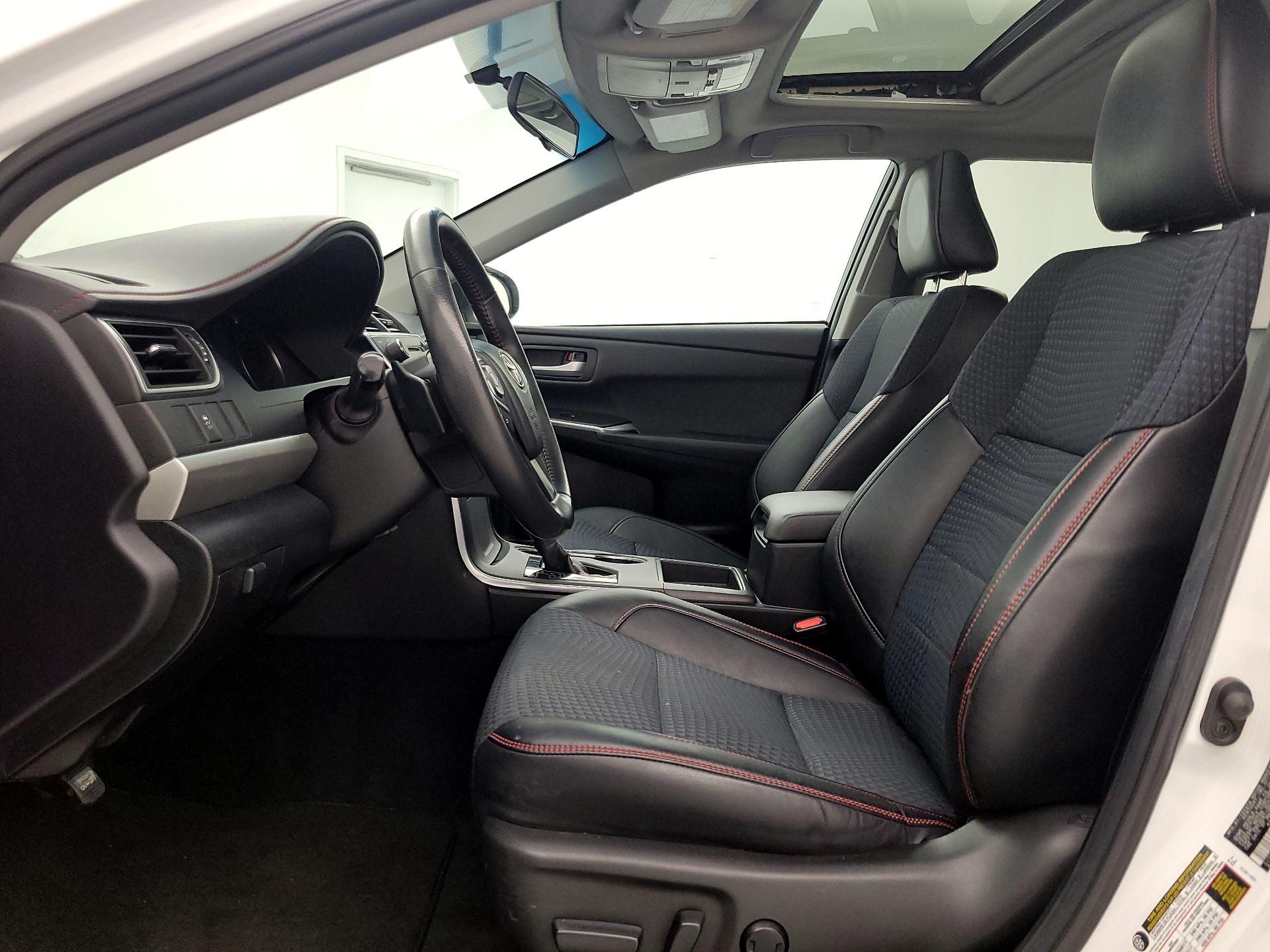 Thumbnail: 2015 Toyota Camry - 11