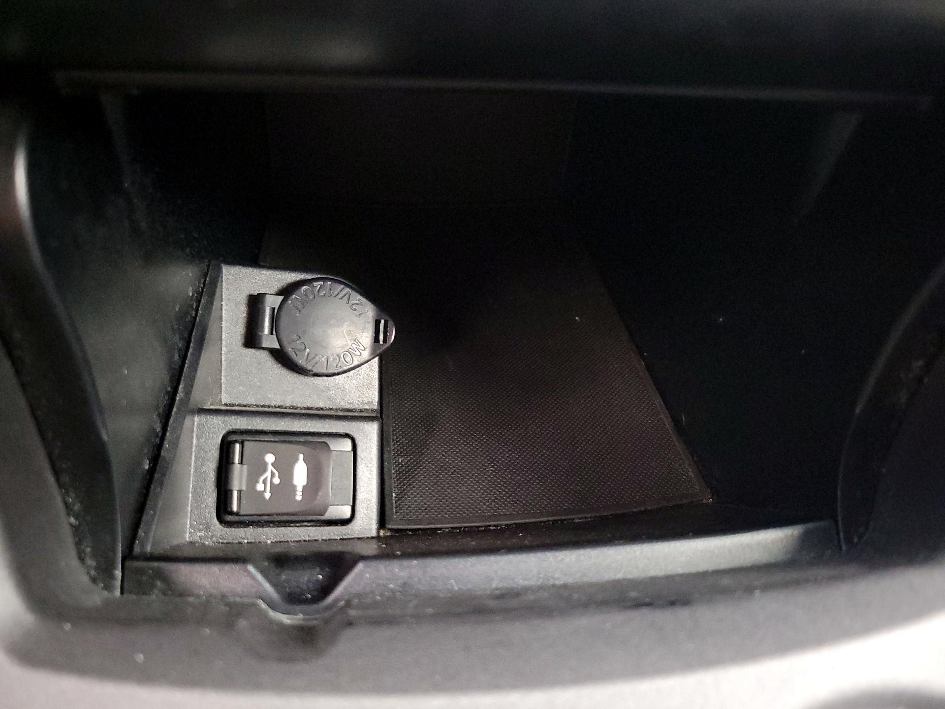 Thumbnail: 2015 Toyota Camry - 18