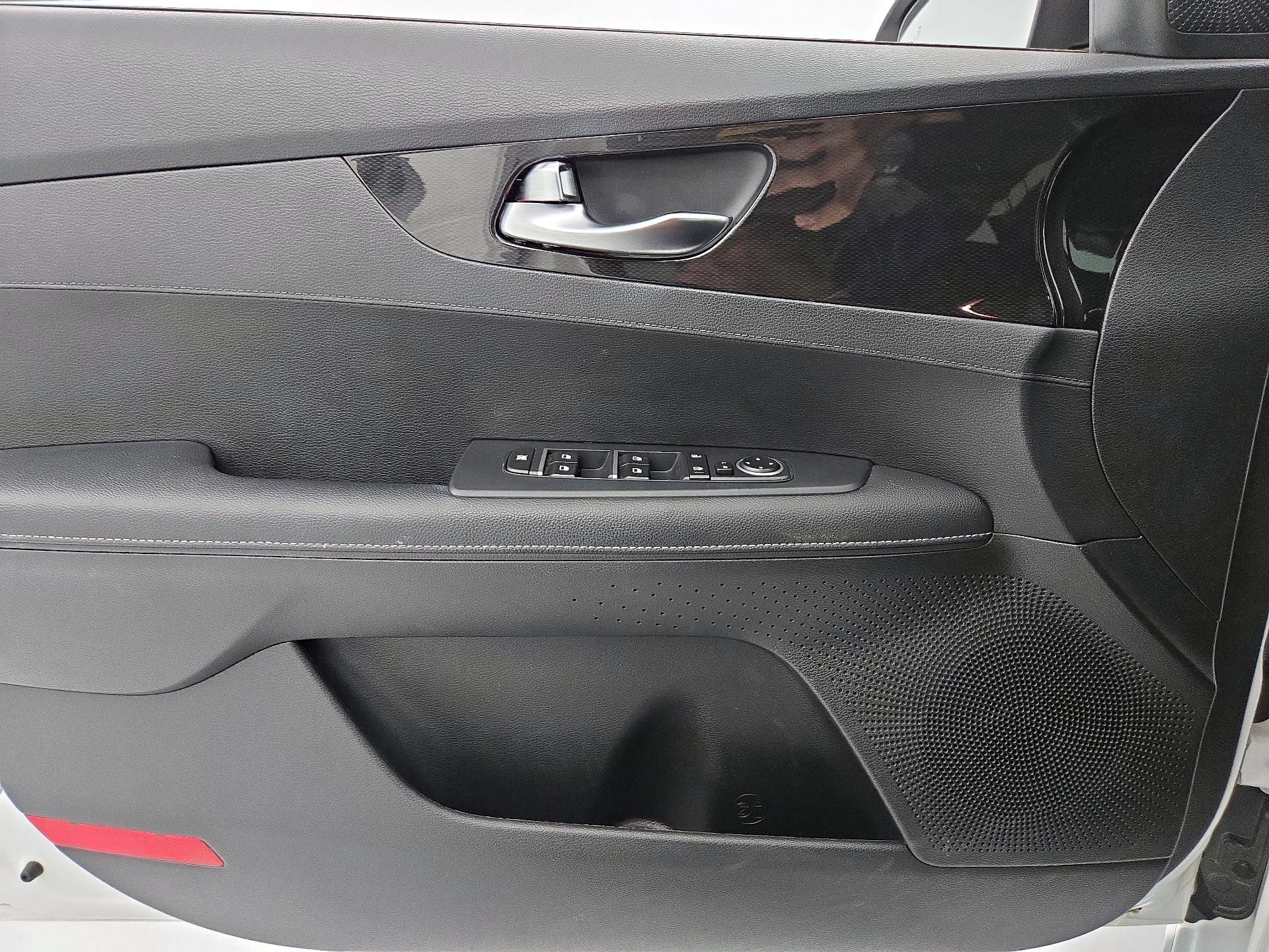 Thumbnail: 2021 Kia Forte - 12