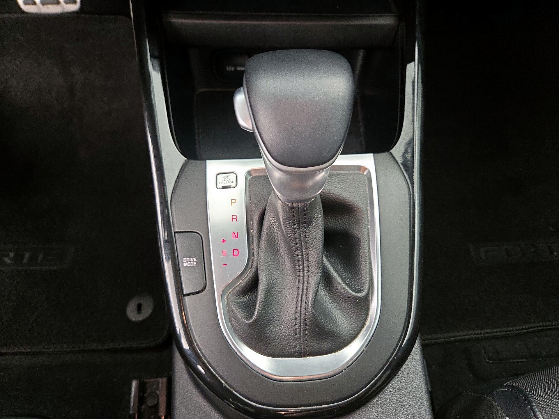 Thumbnail: 2021 Kia Forte - 17