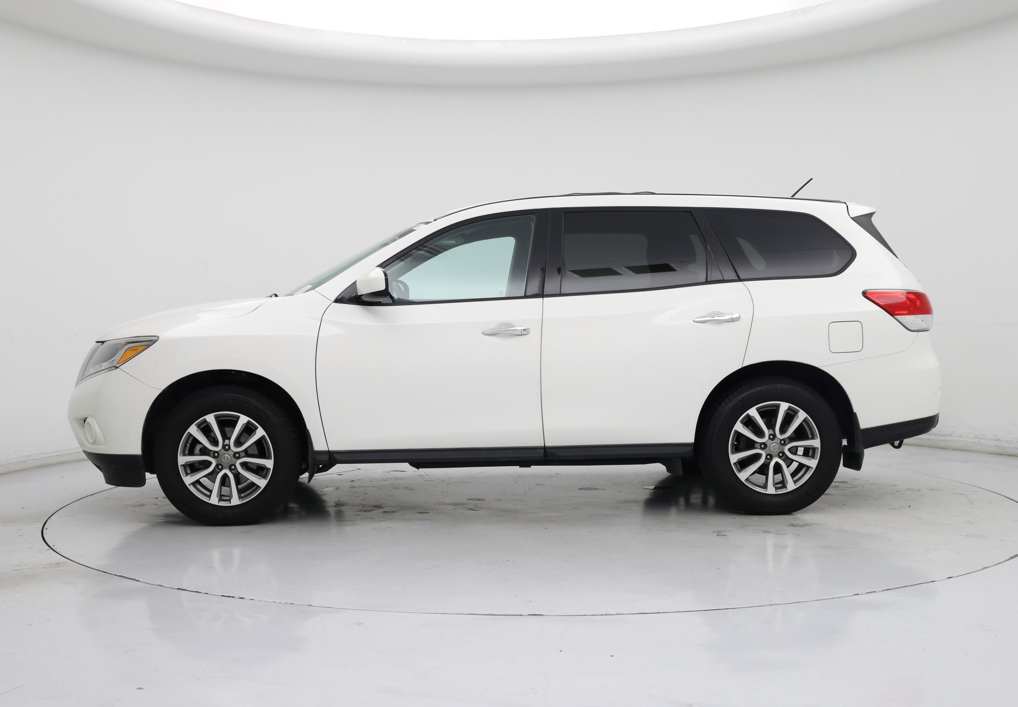 Thumbnail: 2013 Nissan Pathfinder - 3