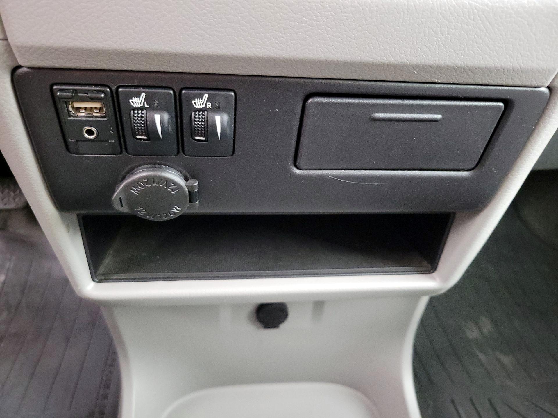 Thumbnail: 2017 Toyota Sienna - 19