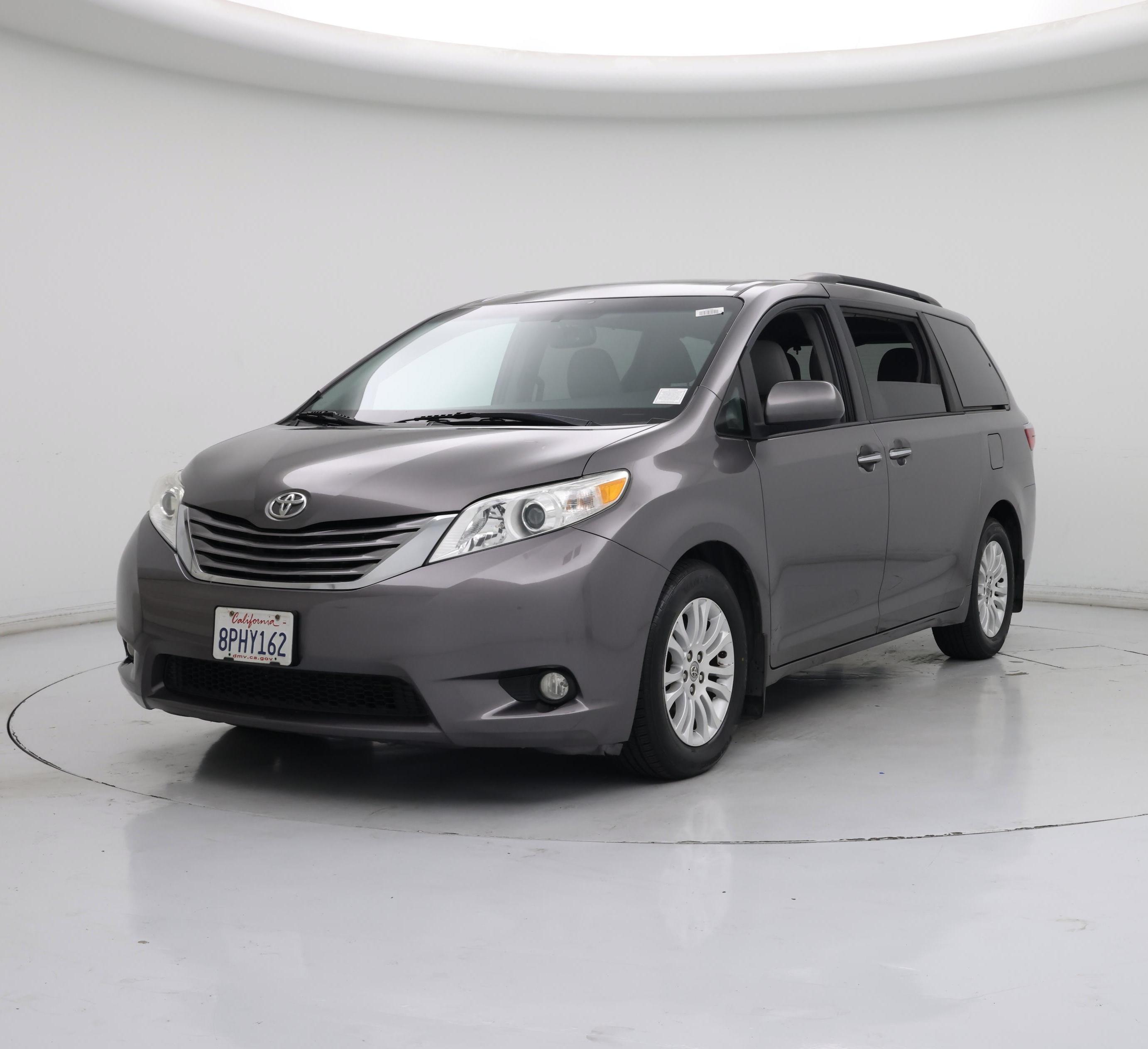 Thumbnail: 2017 Toyota Sienna - 4
