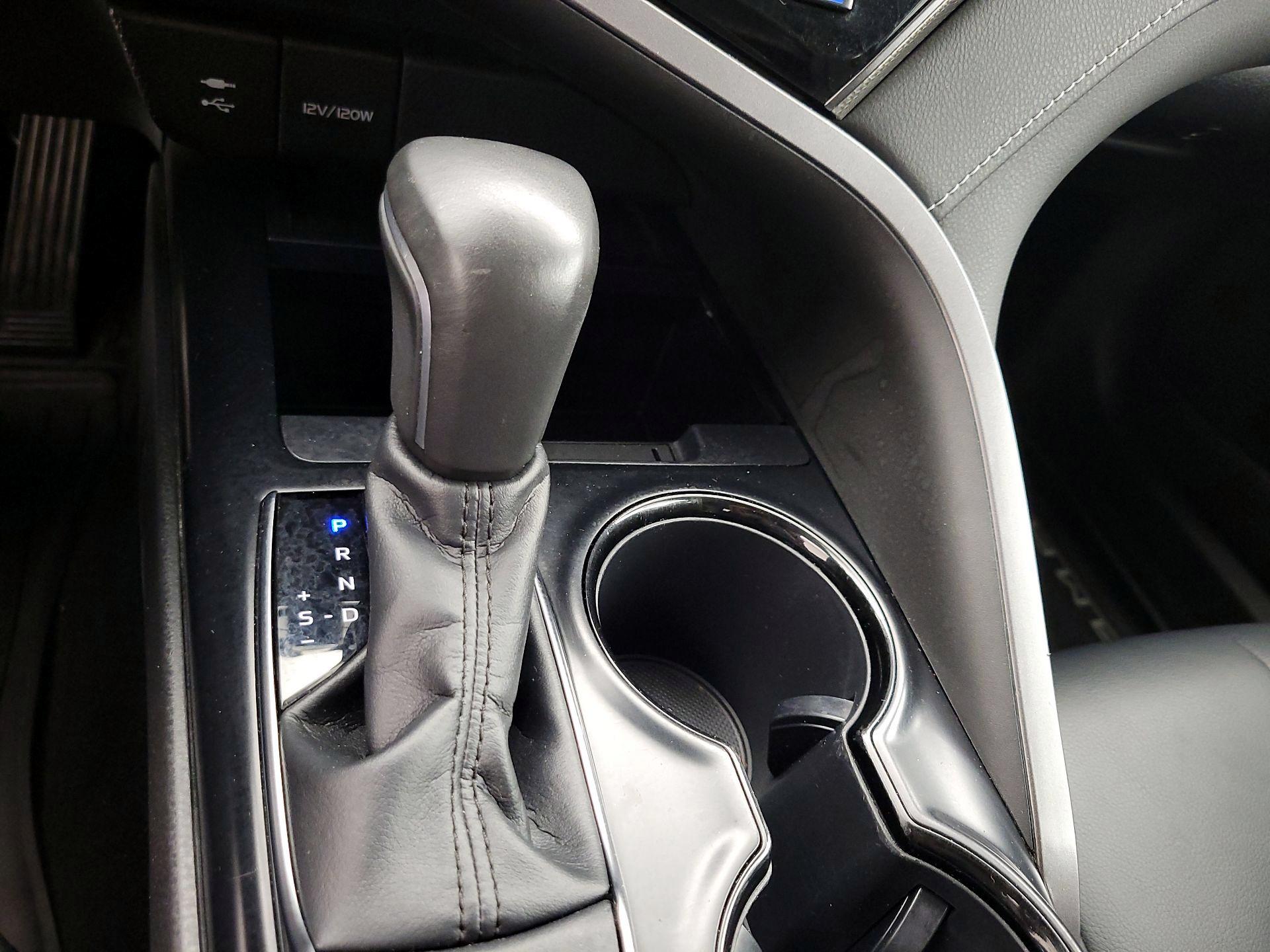 Thumbnail: 2019 Toyota Camry - 17