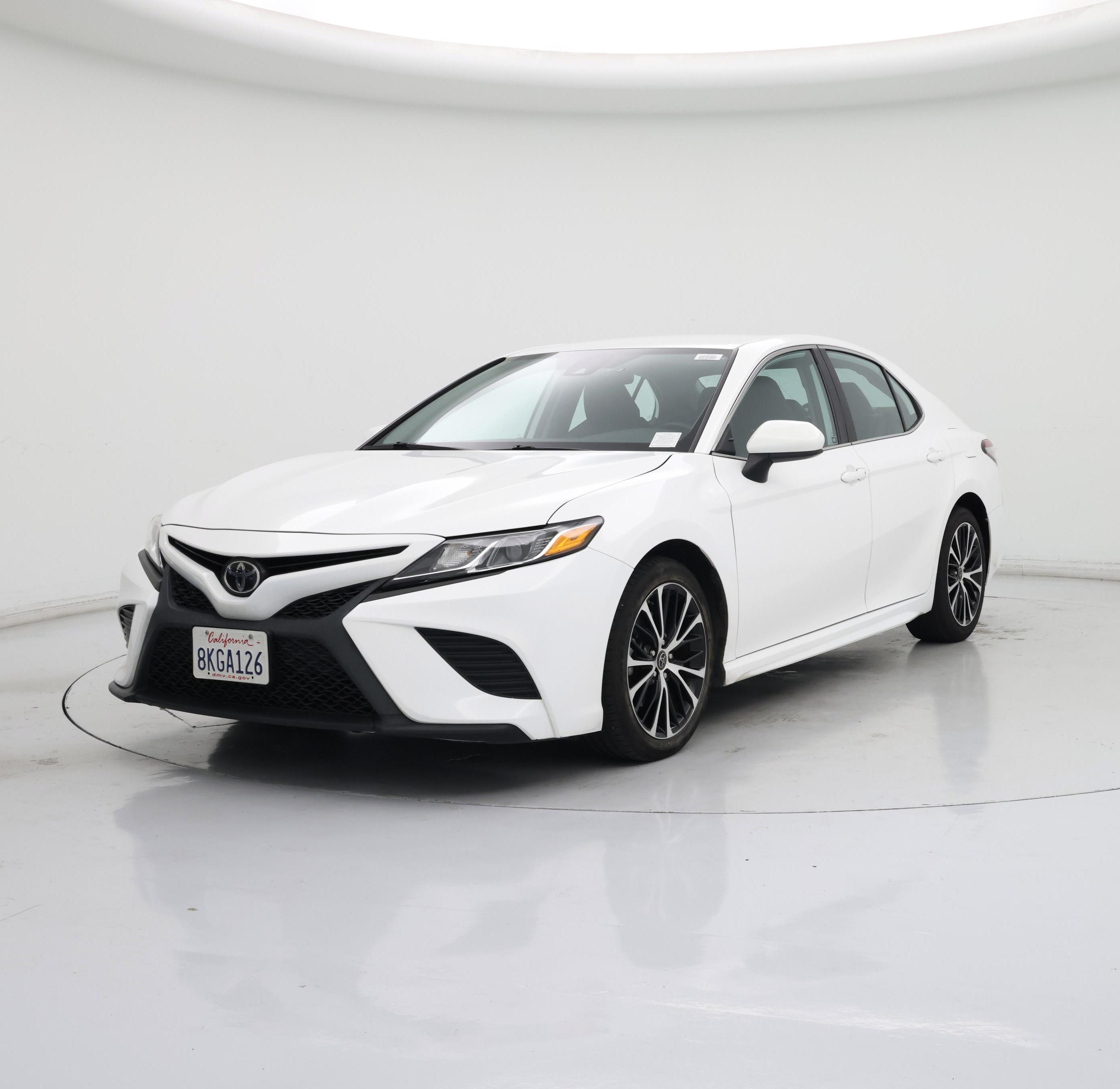 Thumbnail: 2019 Toyota Camry - 4