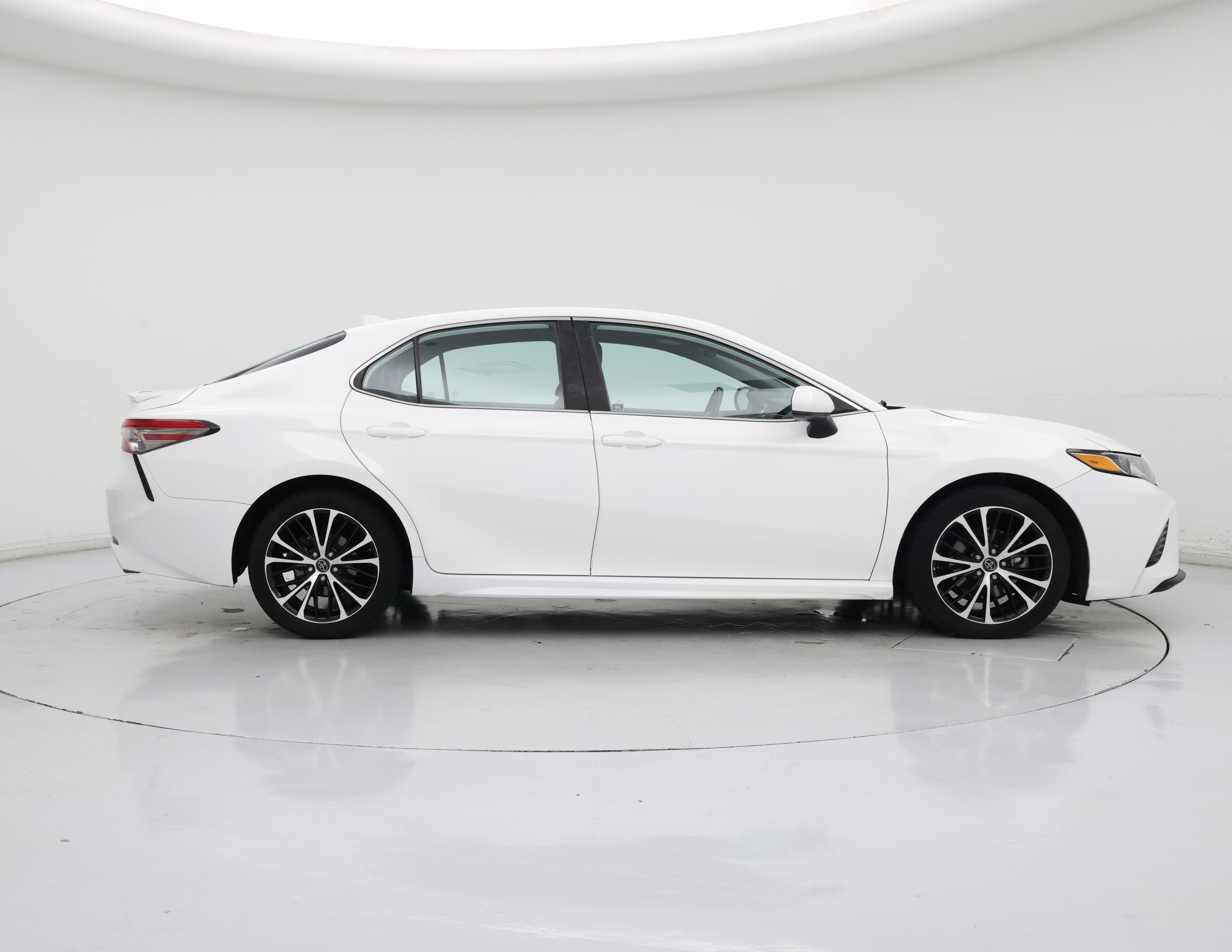 Thumbnail: 2019 Toyota Camry - 7