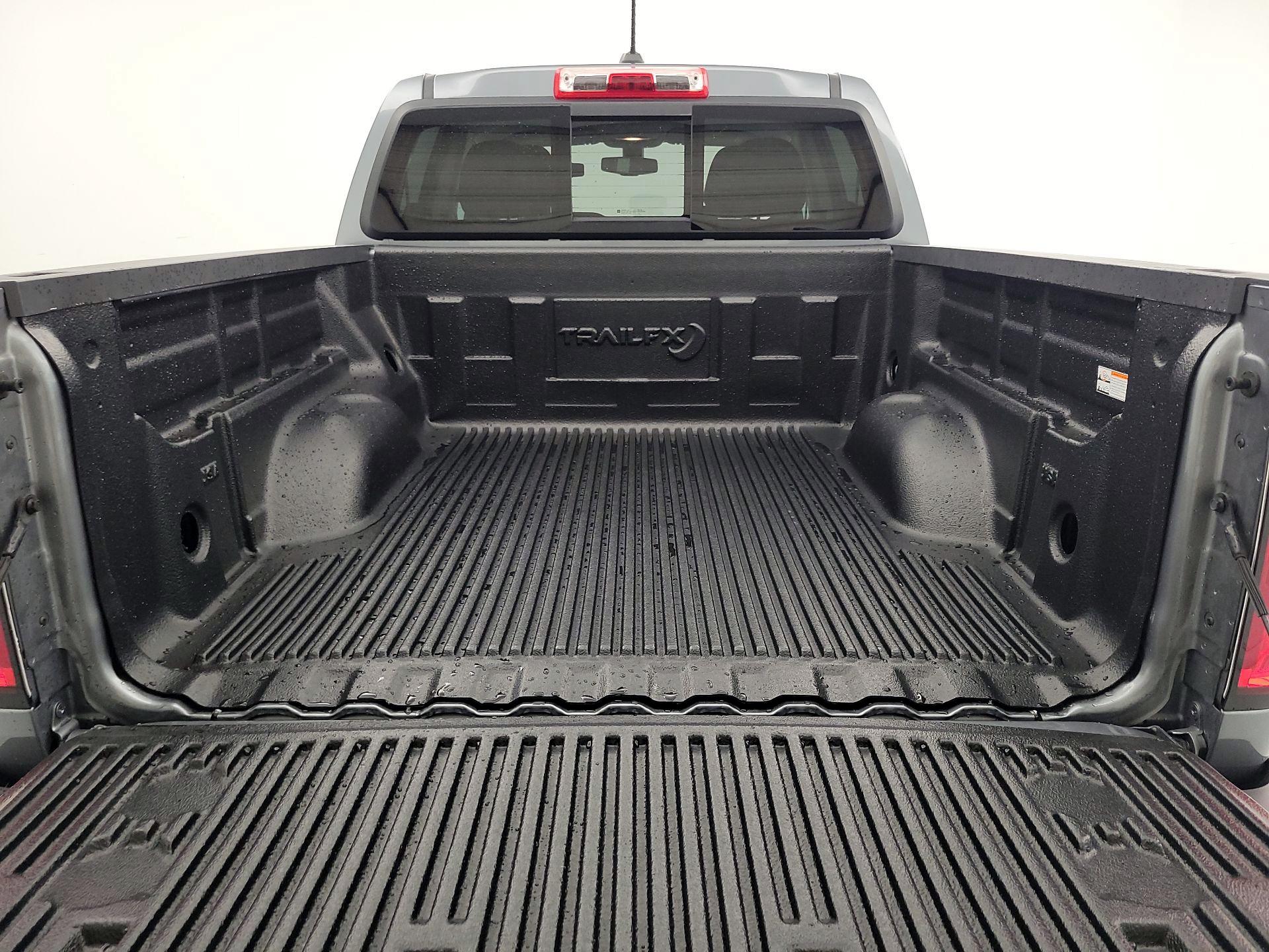 Thumbnail: 2018 Chevrolet Colorado - 20