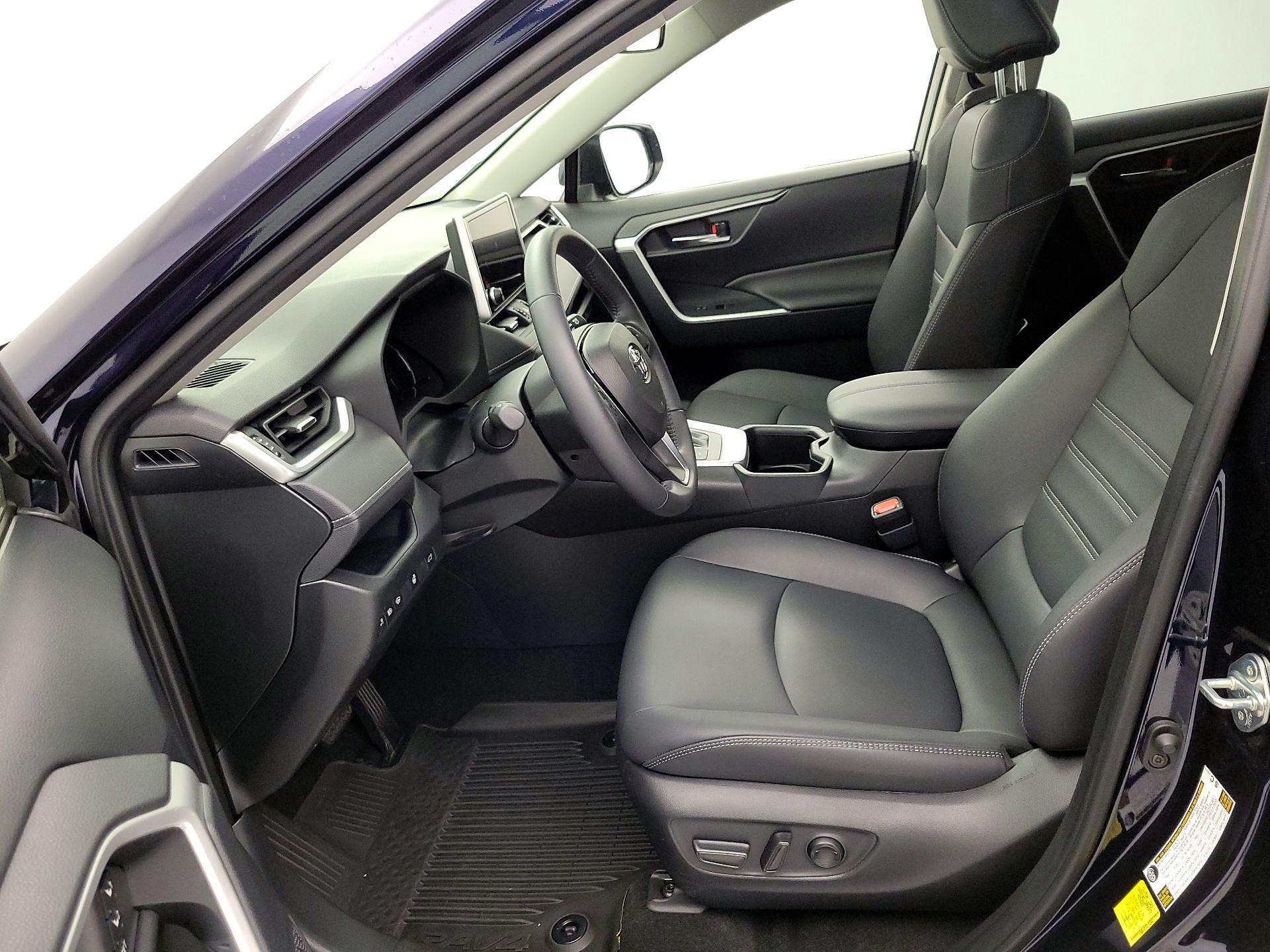 Thumbnail: 2024 Toyota RAV4 - 11