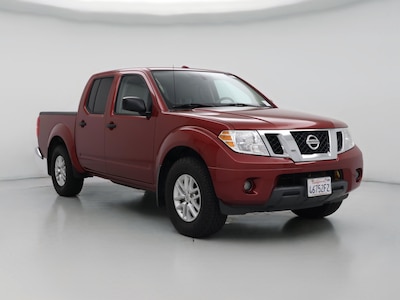 Red 2017 Nissan Frontier SV