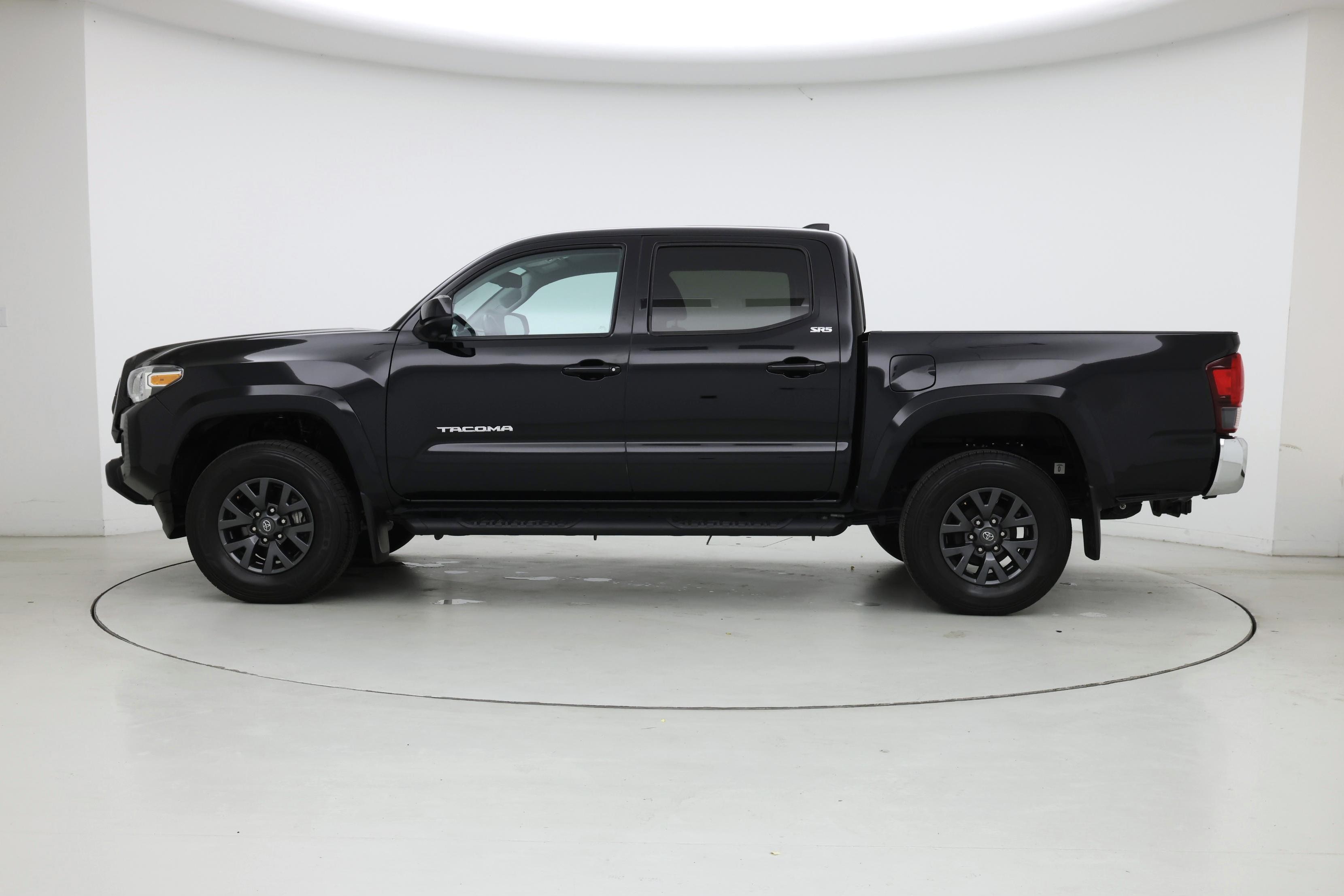 Thumbnail: 2021 Toyota Tacoma - 3
