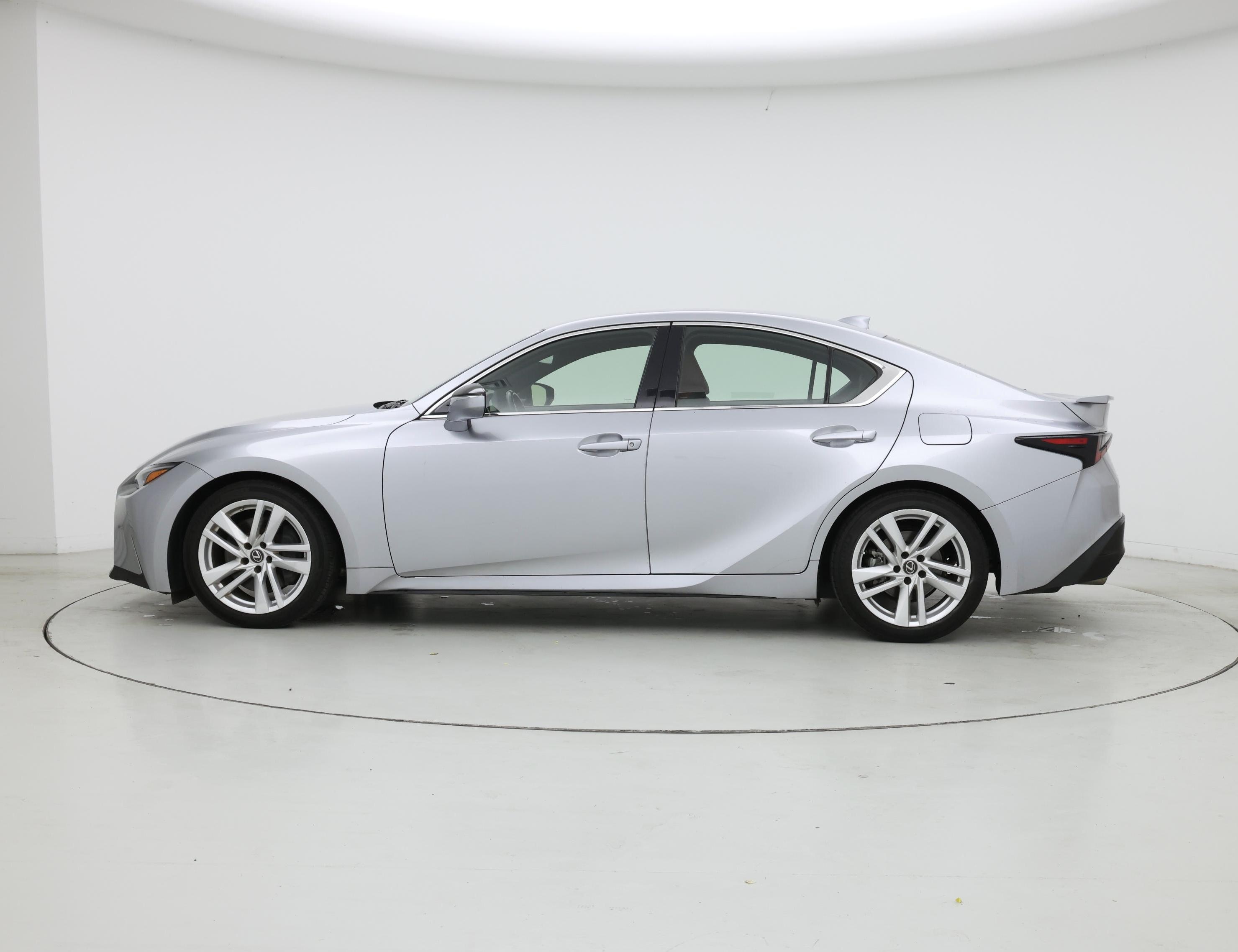 Thumbnail: 2021 Lexus IS - 3