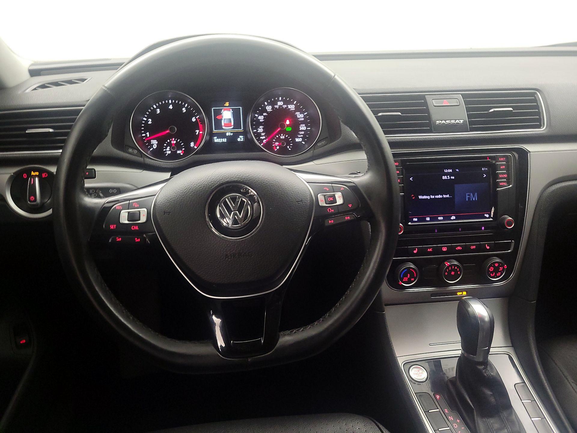 Thumbnail: 2019 Volkswagen Passat - 10