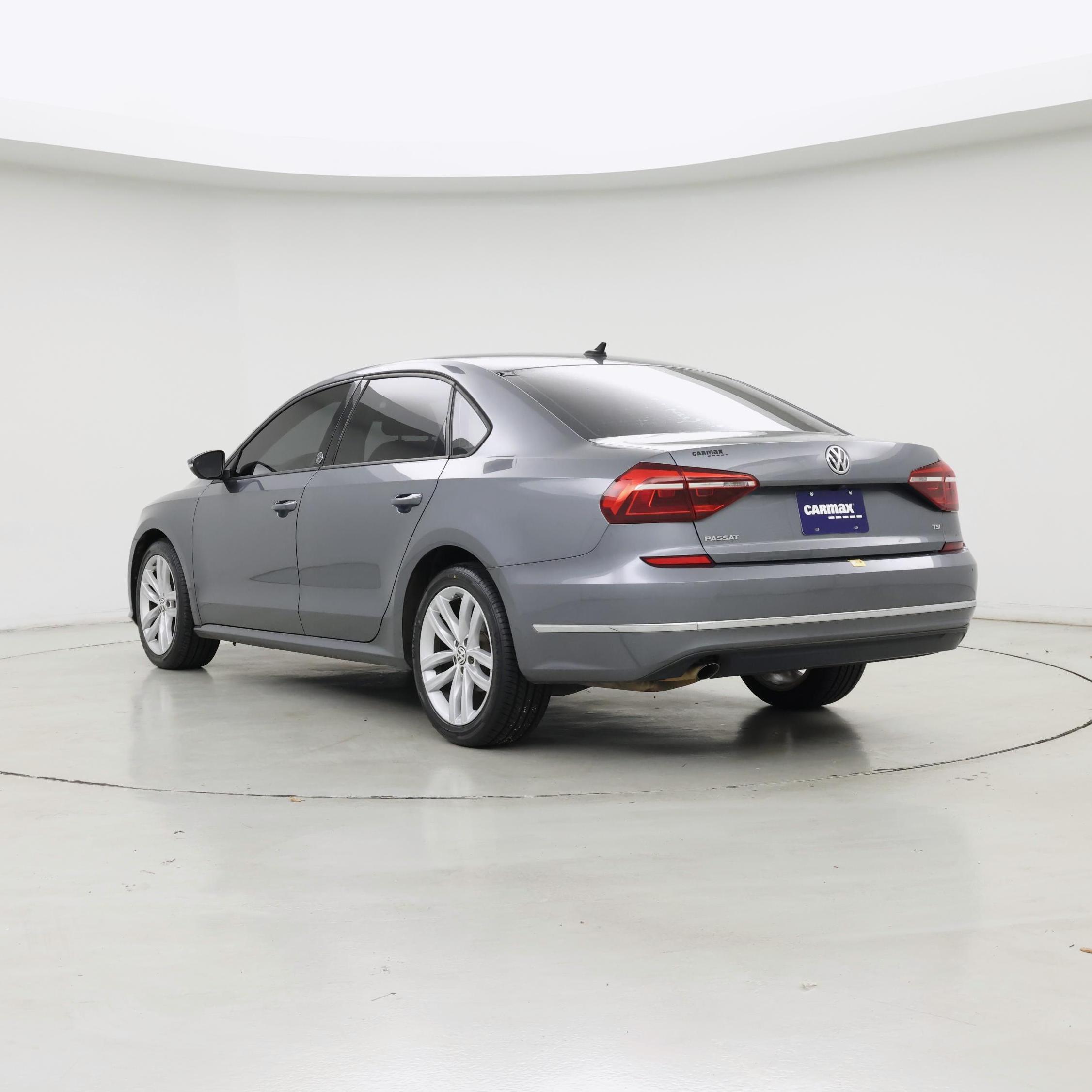 Thumbnail: 2019 Volkswagen Passat - 2