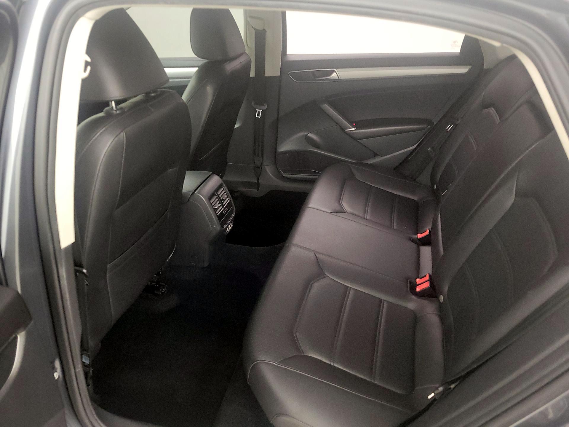 Thumbnail: 2019 Volkswagen Passat - 20