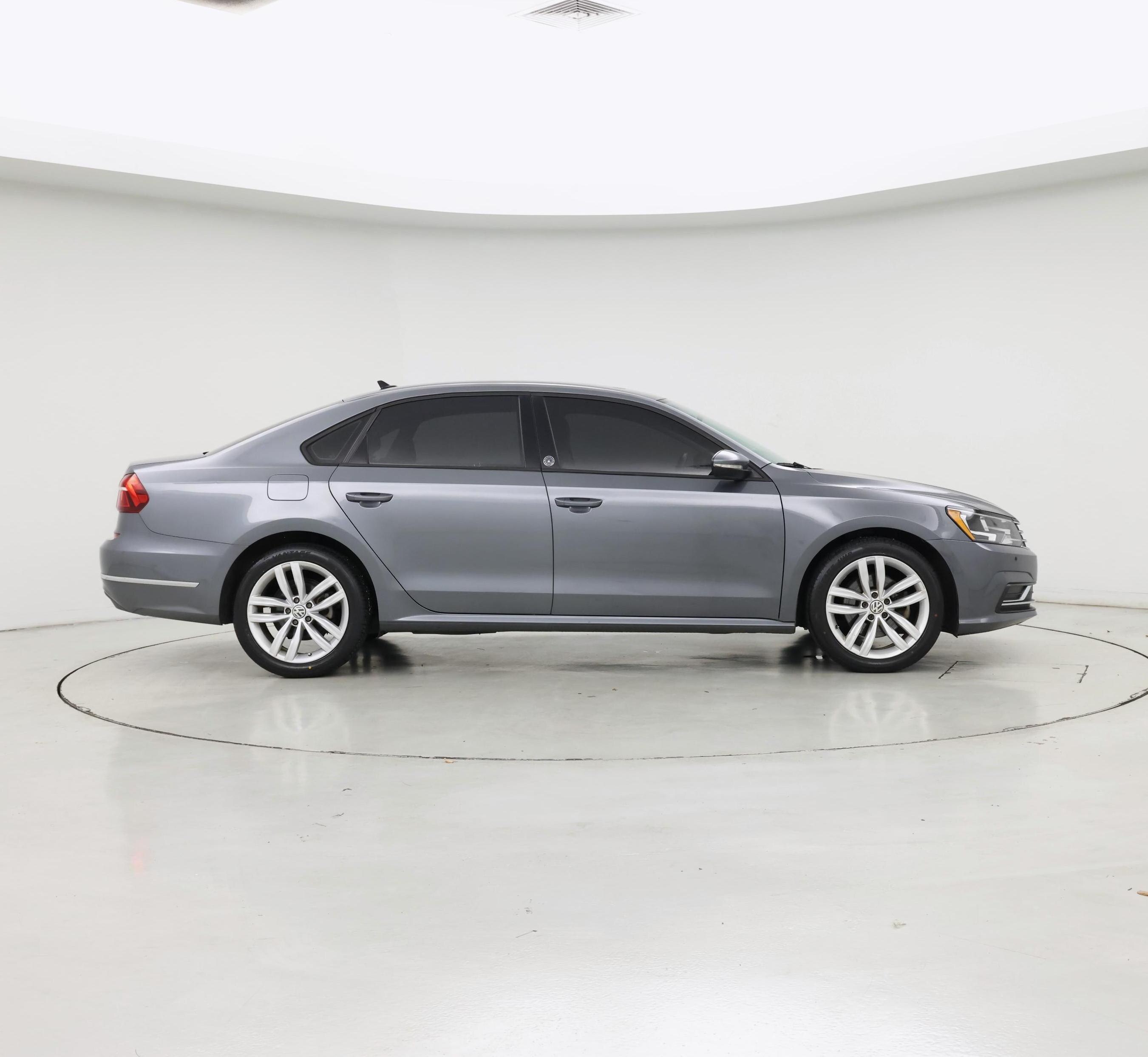 Thumbnail: 2019 Volkswagen Passat - 7