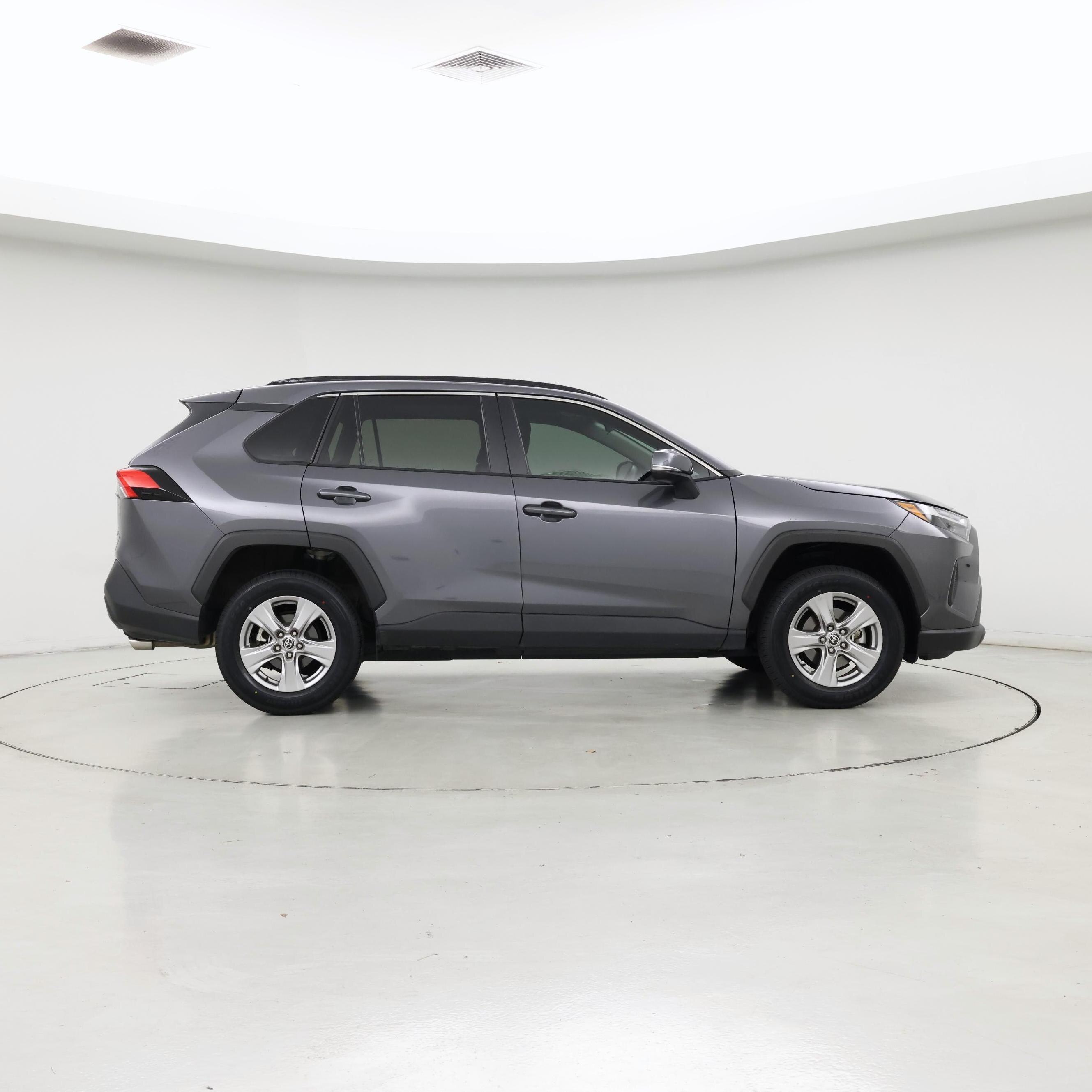 Thumbnail: 2022 Toyota RAV4 - 7