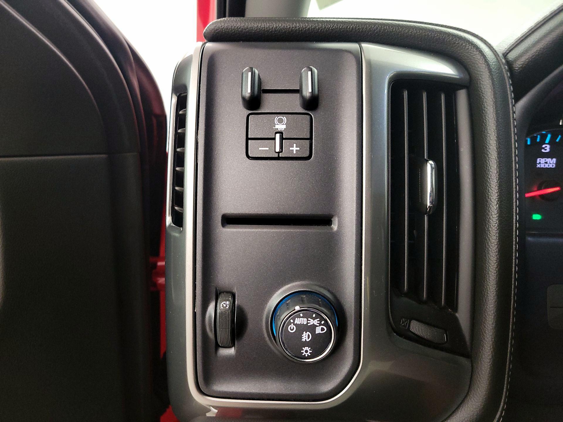 Thumbnail: 2017 Chevrolet Silverado 1500 - 11