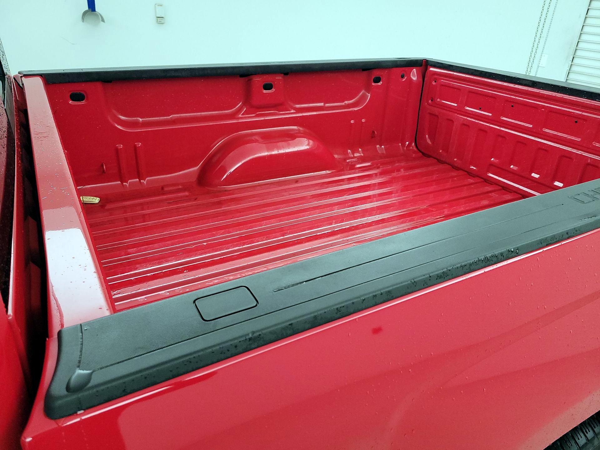 Thumbnail: 2017 Chevrolet Silverado 1500 - 19