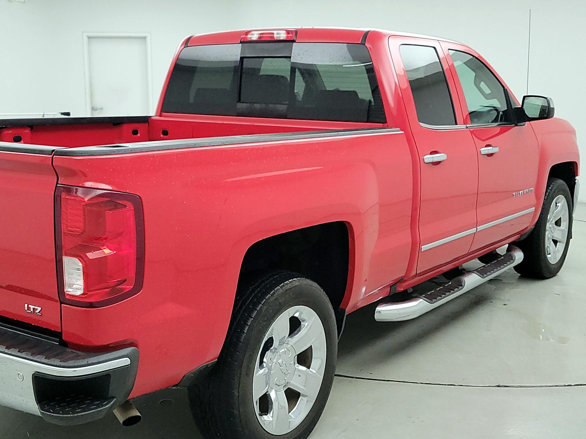 Thumbnail: 2017 Chevrolet Silverado 1500 - 5