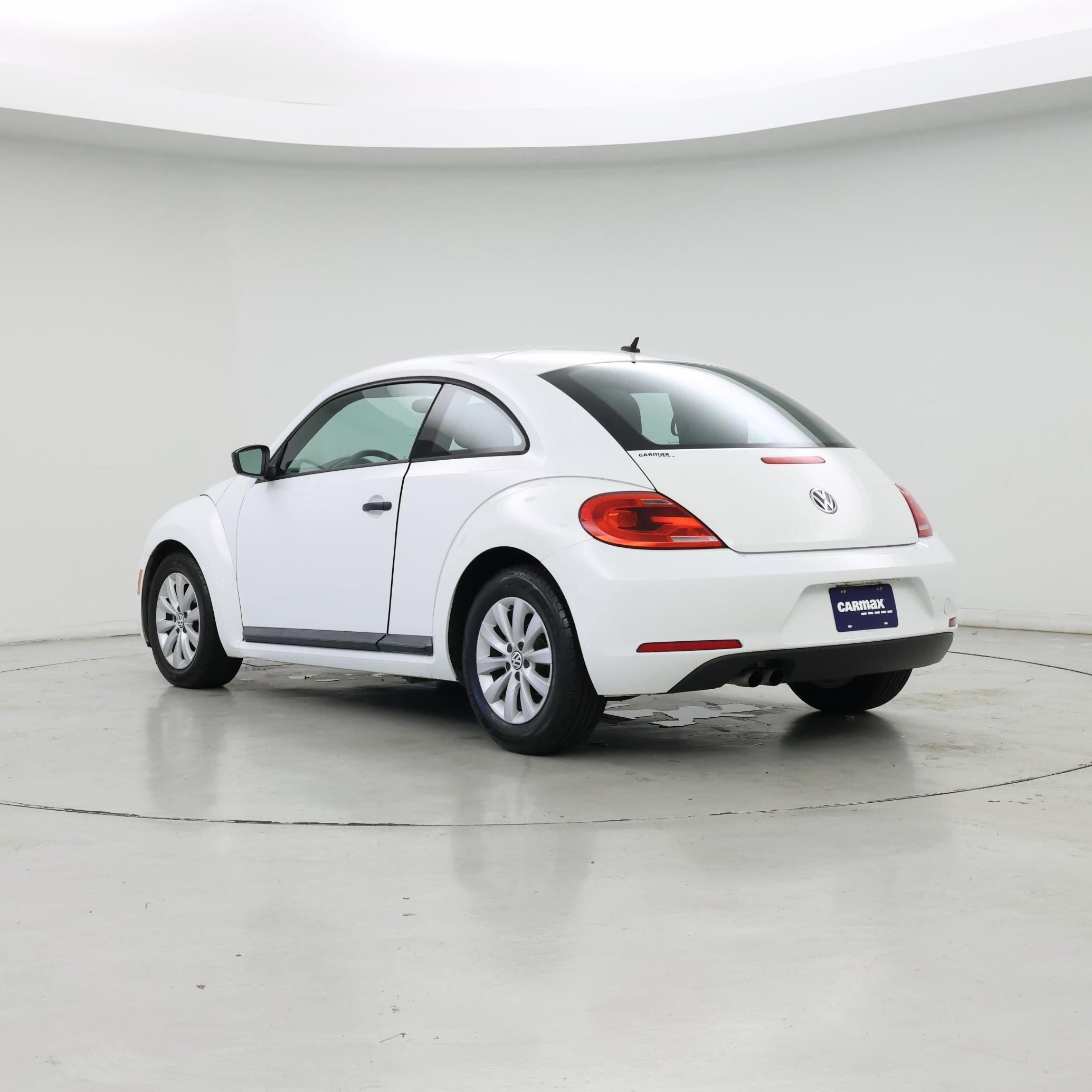 Thumbnail: 2015 Volkswagen Beetle - 2