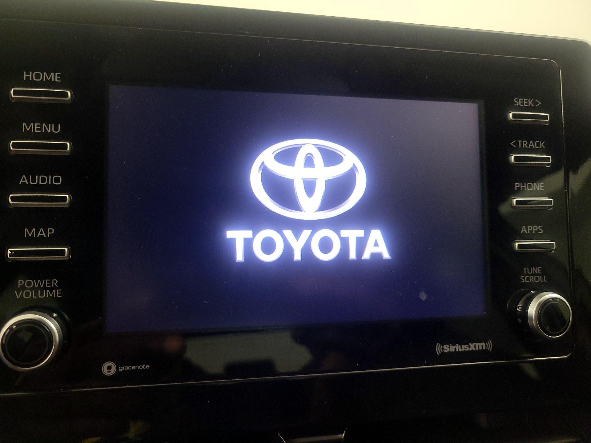 Thumbnail: 2022 Toyota Camry - 13