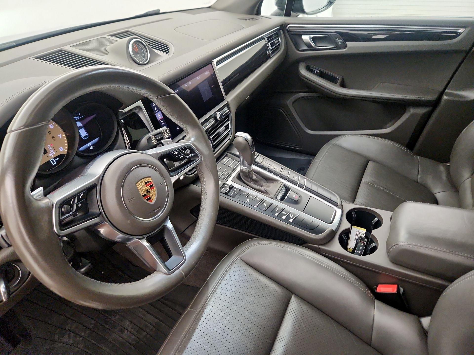 Thumbnail: 2021 Porsche Macan - 11