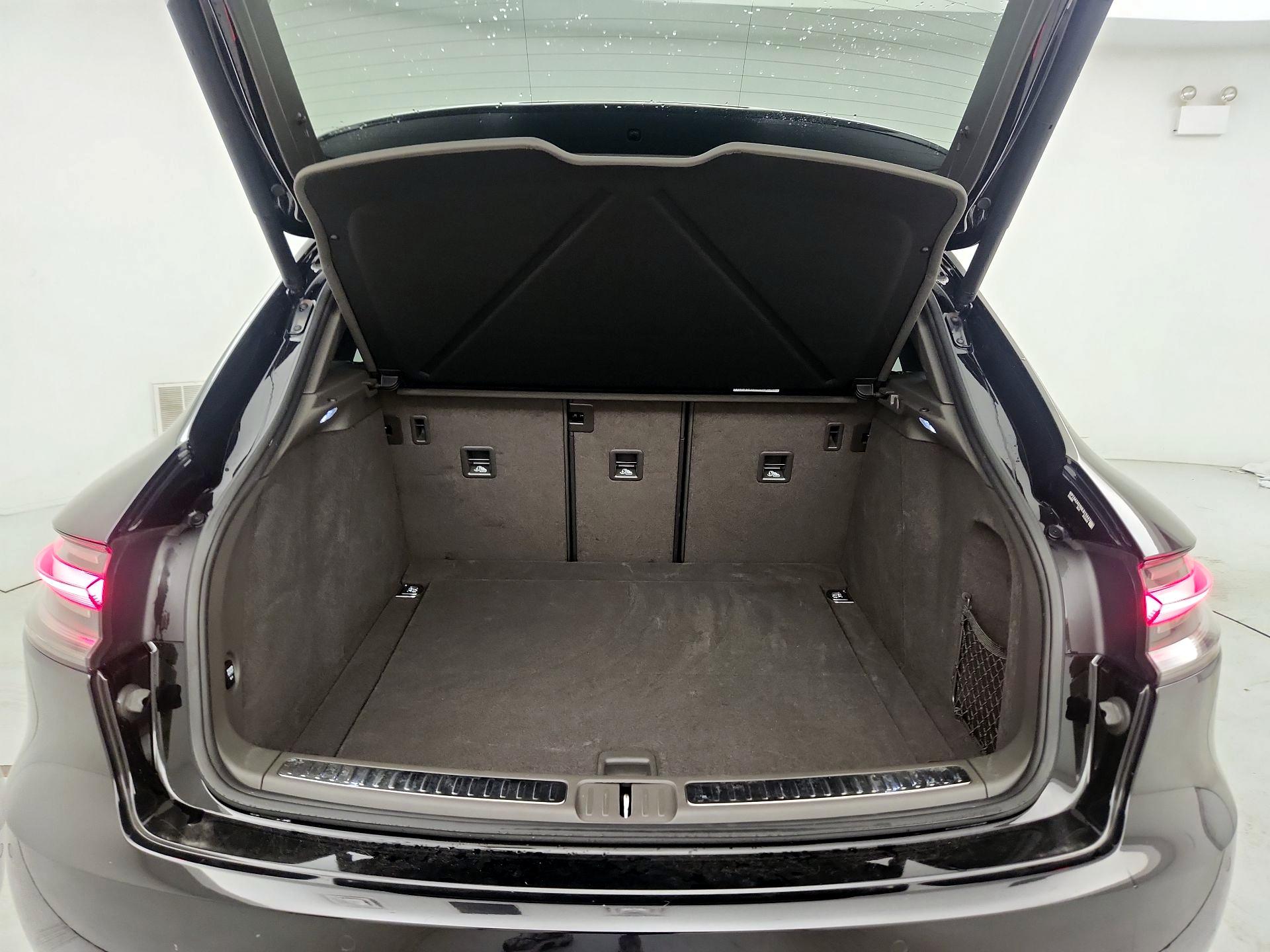 Thumbnail: 2021 Porsche Macan - 20