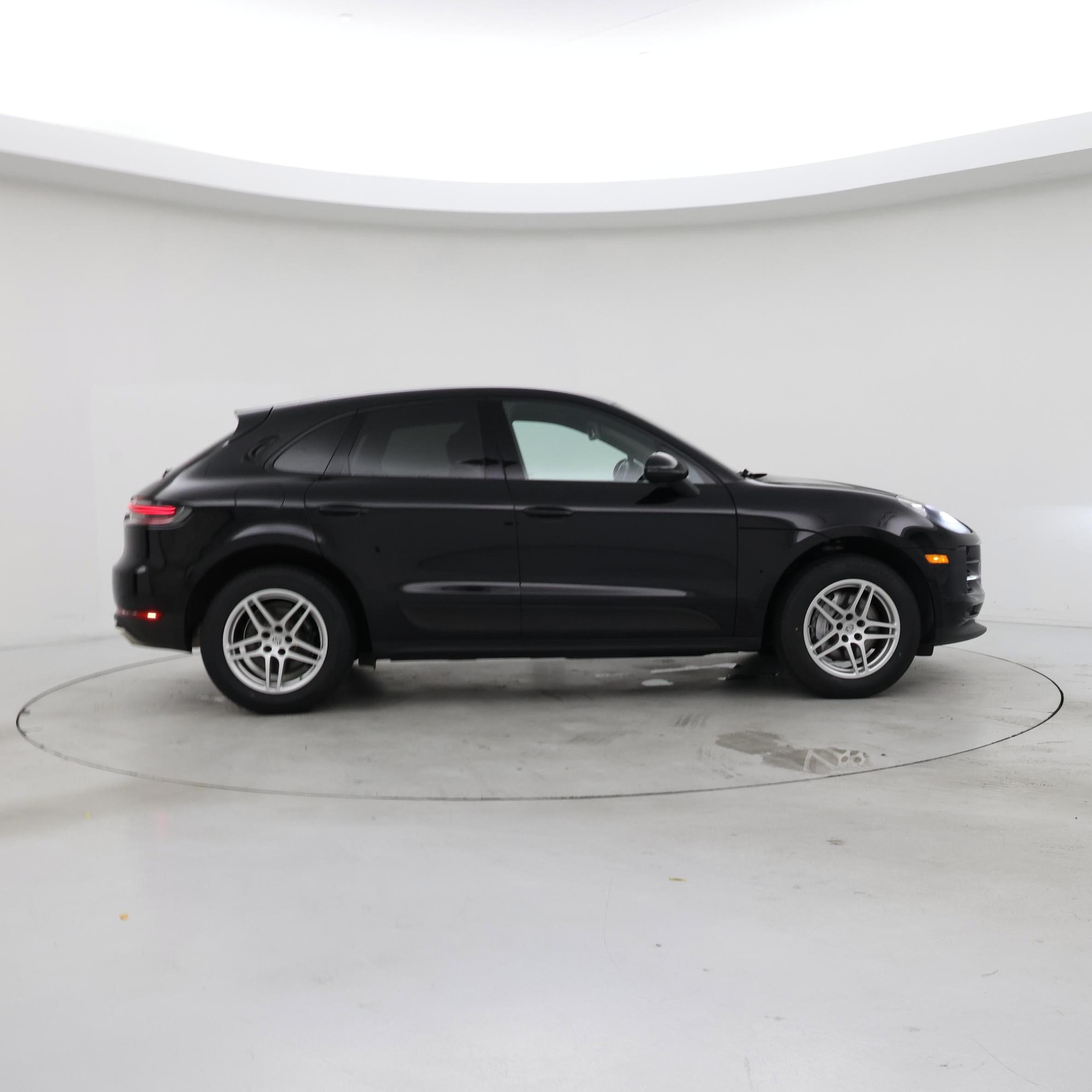 Thumbnail: 2021 Porsche Macan - 7