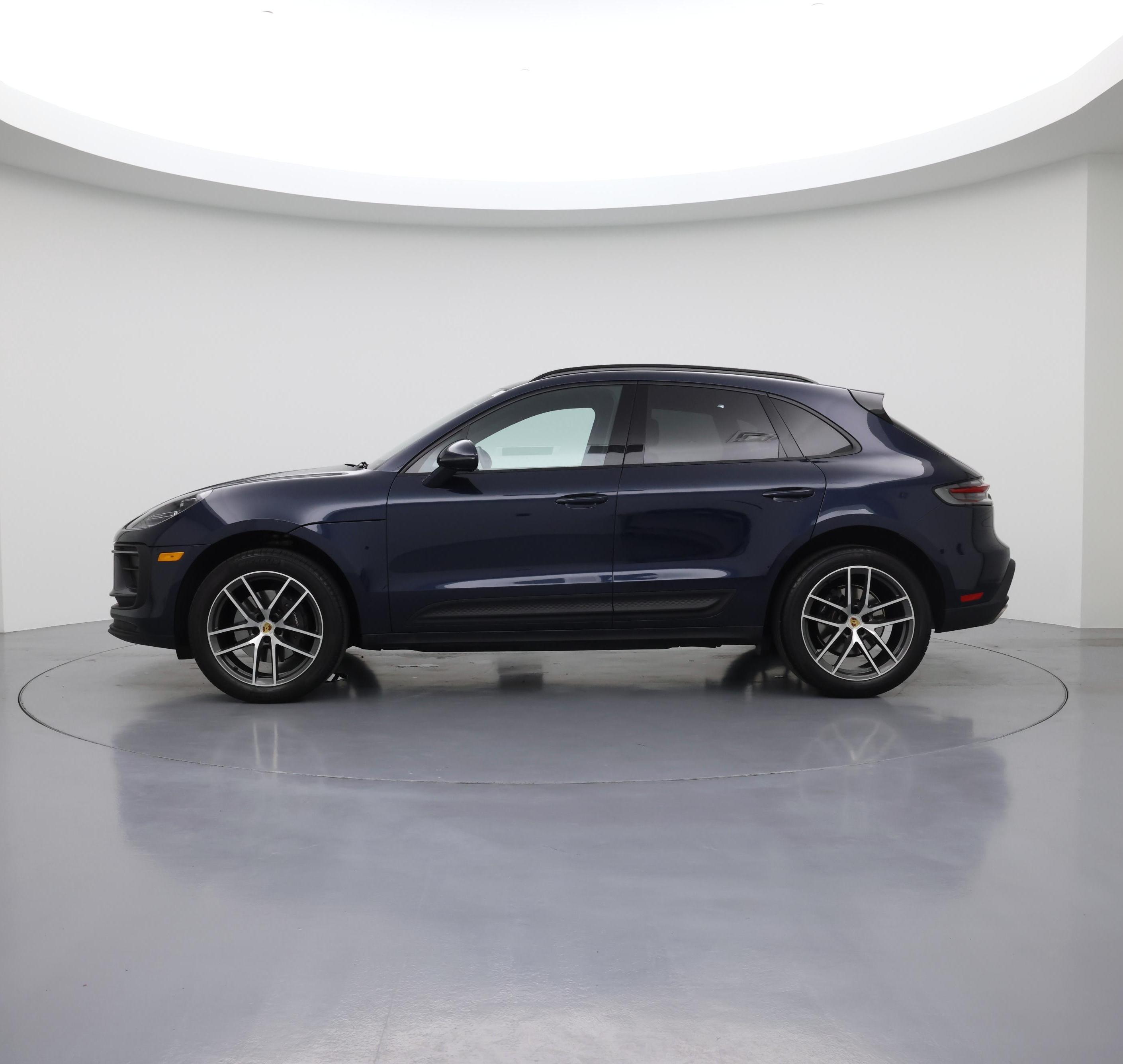 Thumbnail: 2022 Porsche Macan - 3