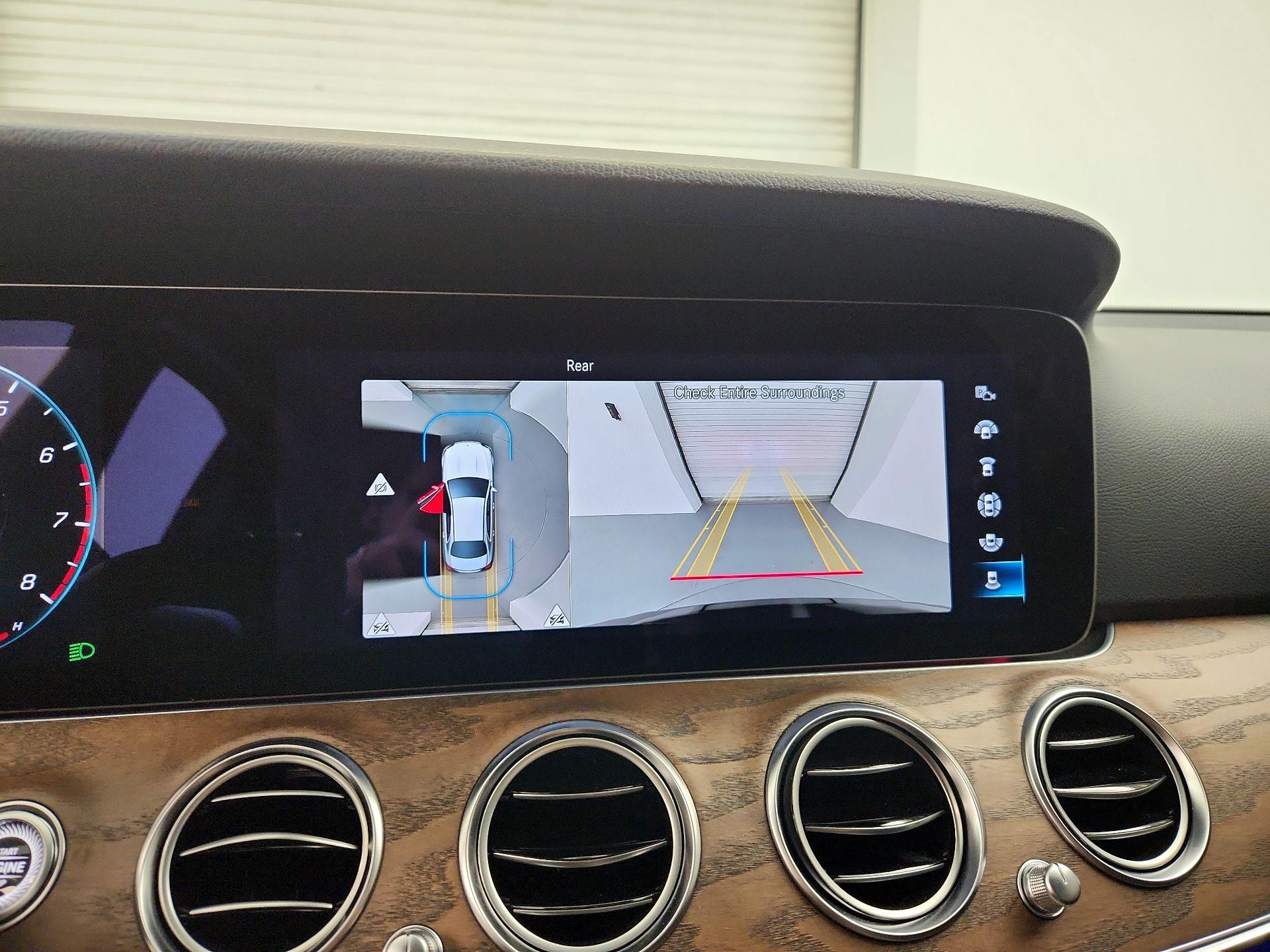 Thumbnail: 2022 Mercedes-Benz E-Class - 15