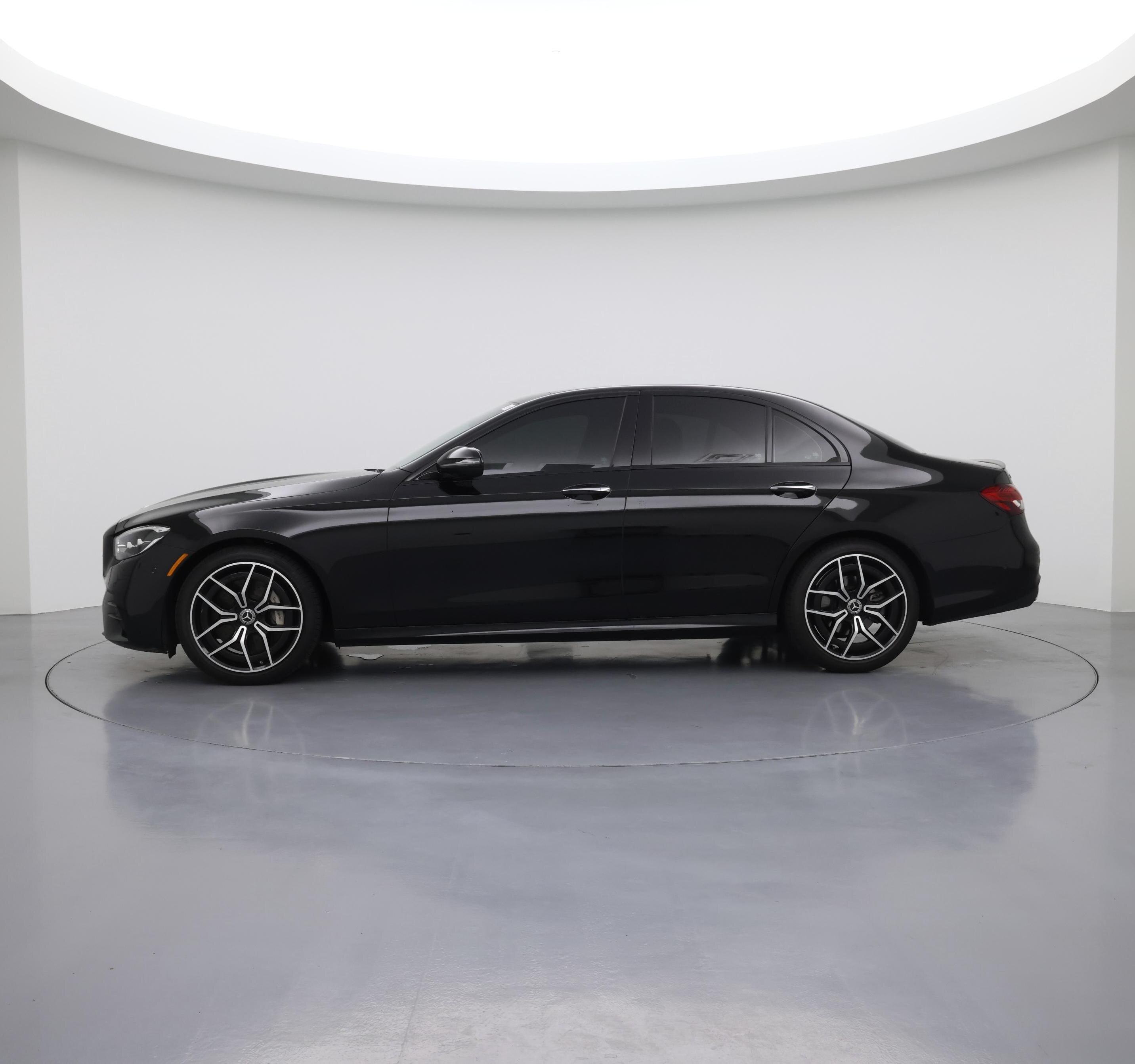 Thumbnail: 2022 Mercedes-Benz E-Class - 3